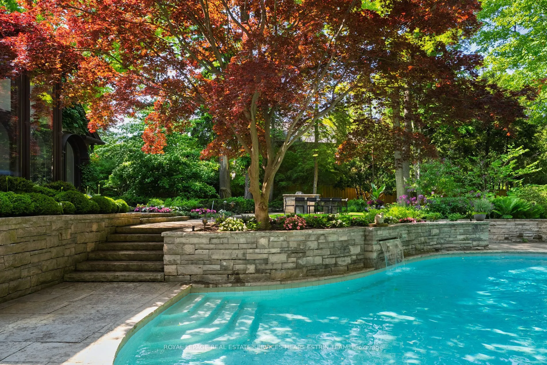 25 North Drive