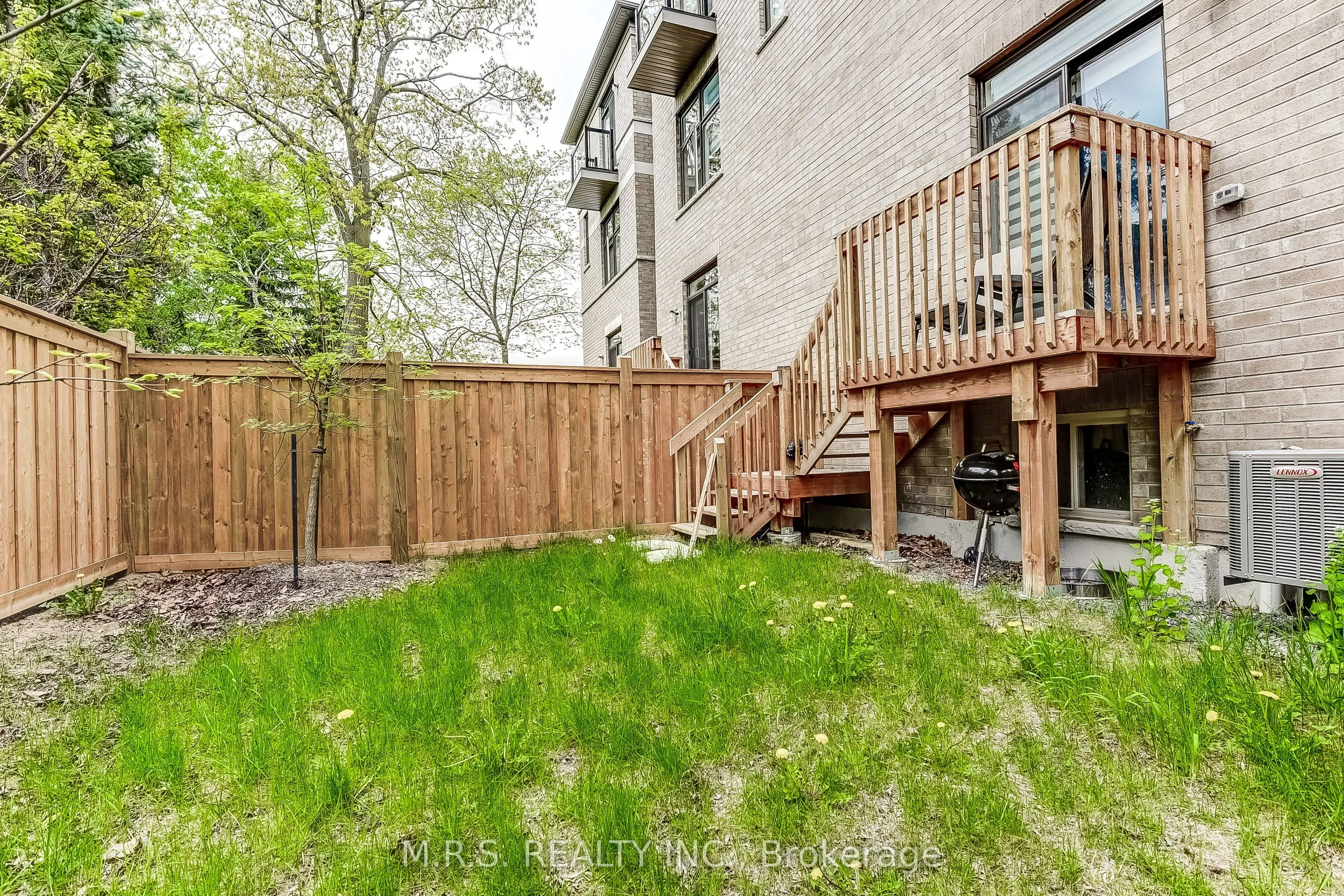24 Tarmola Park Court