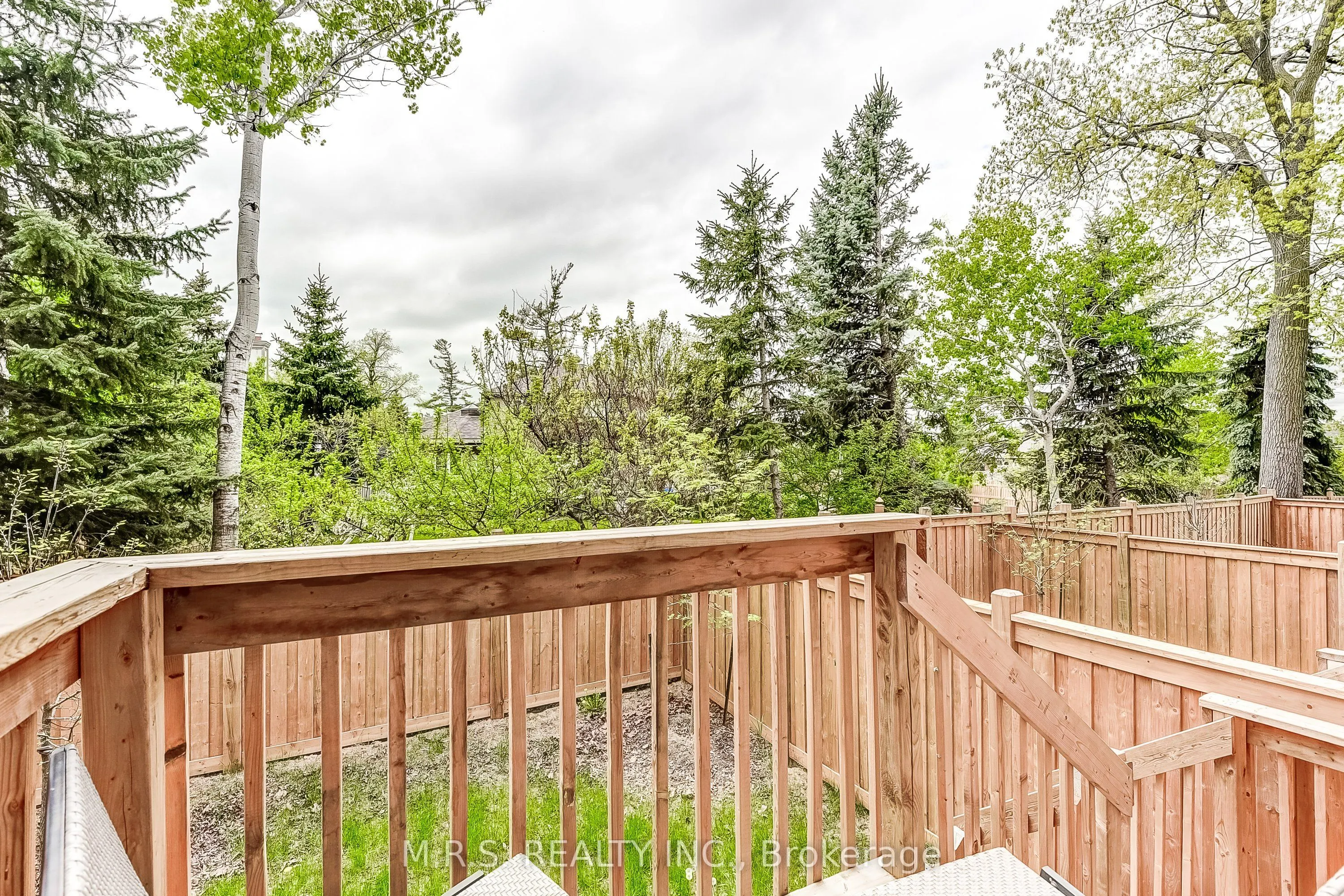 24 Tarmola Park Court