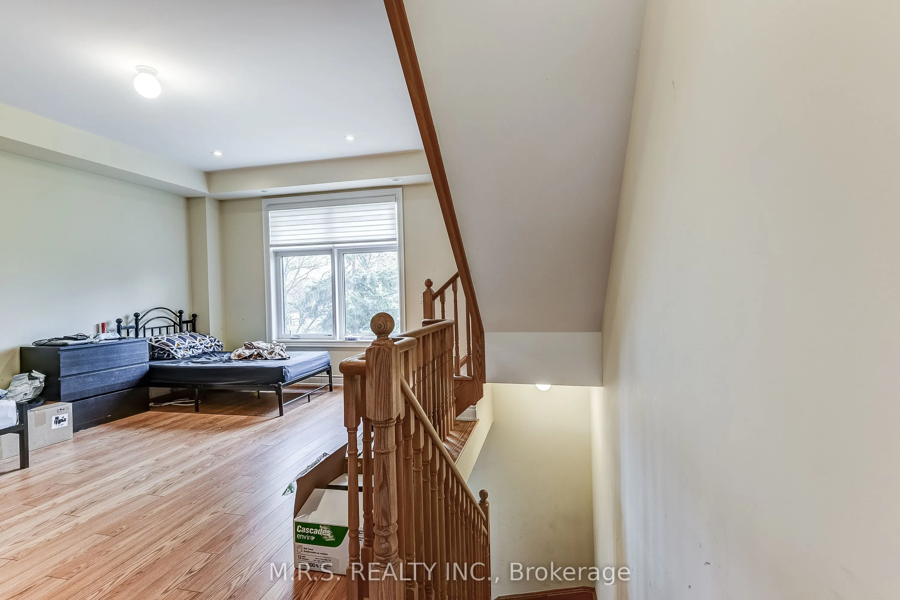 24 Tarmola Park Court