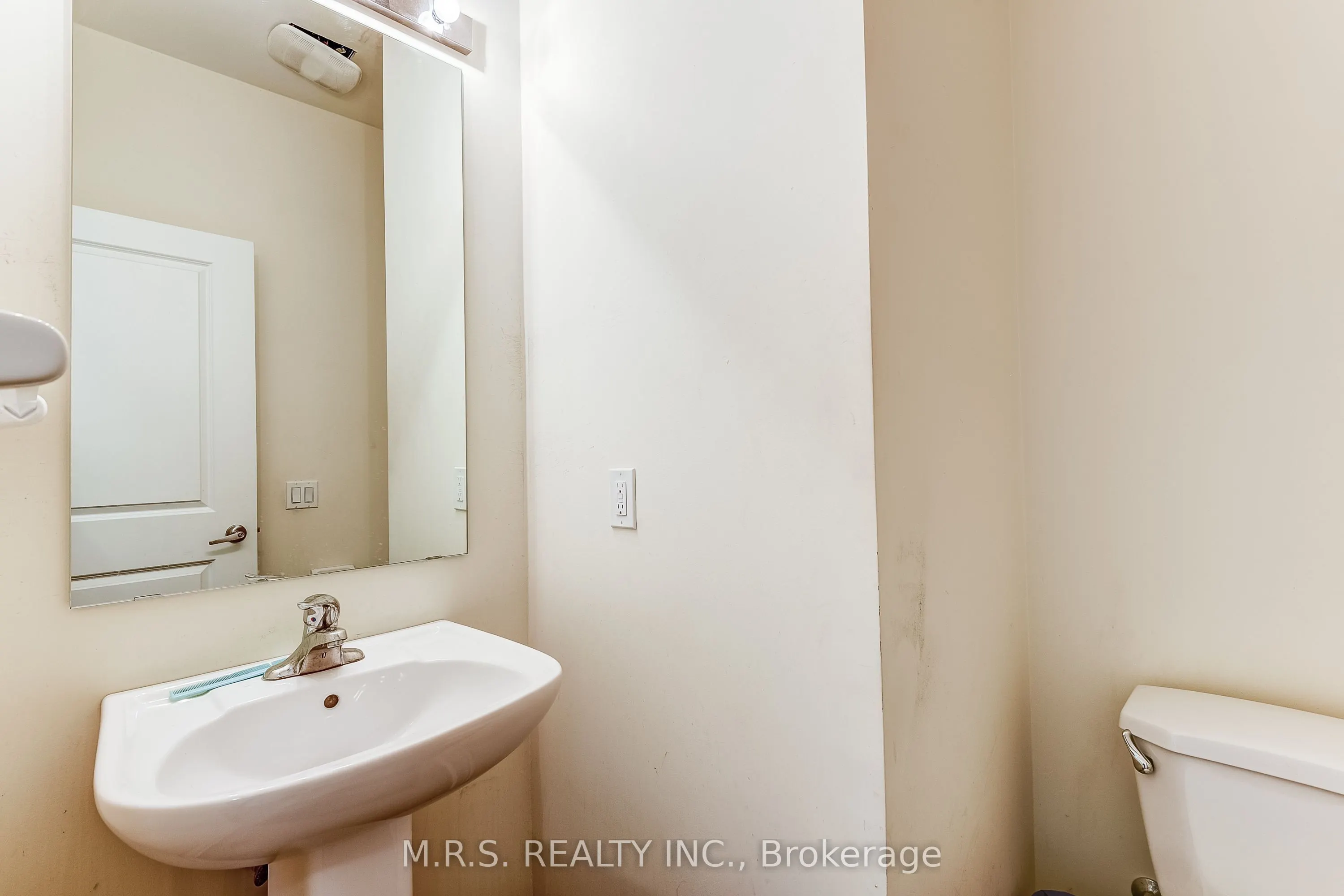 24 Tarmola Park Court