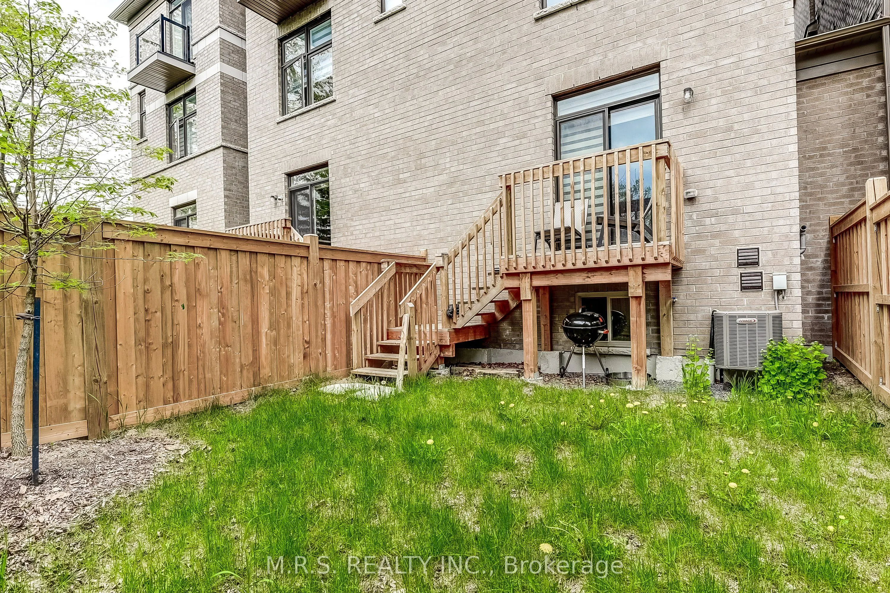 24 Tarmola Park Court