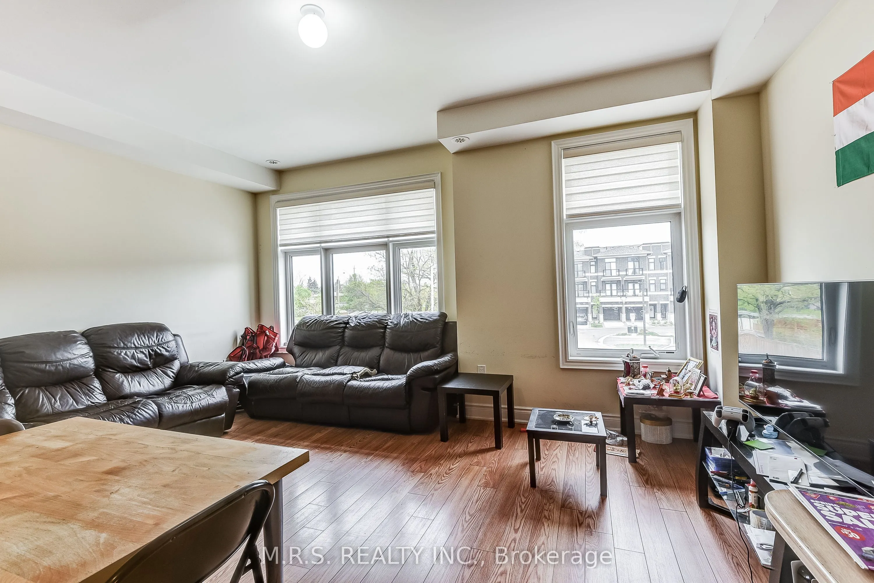 24 Tarmola Park Court