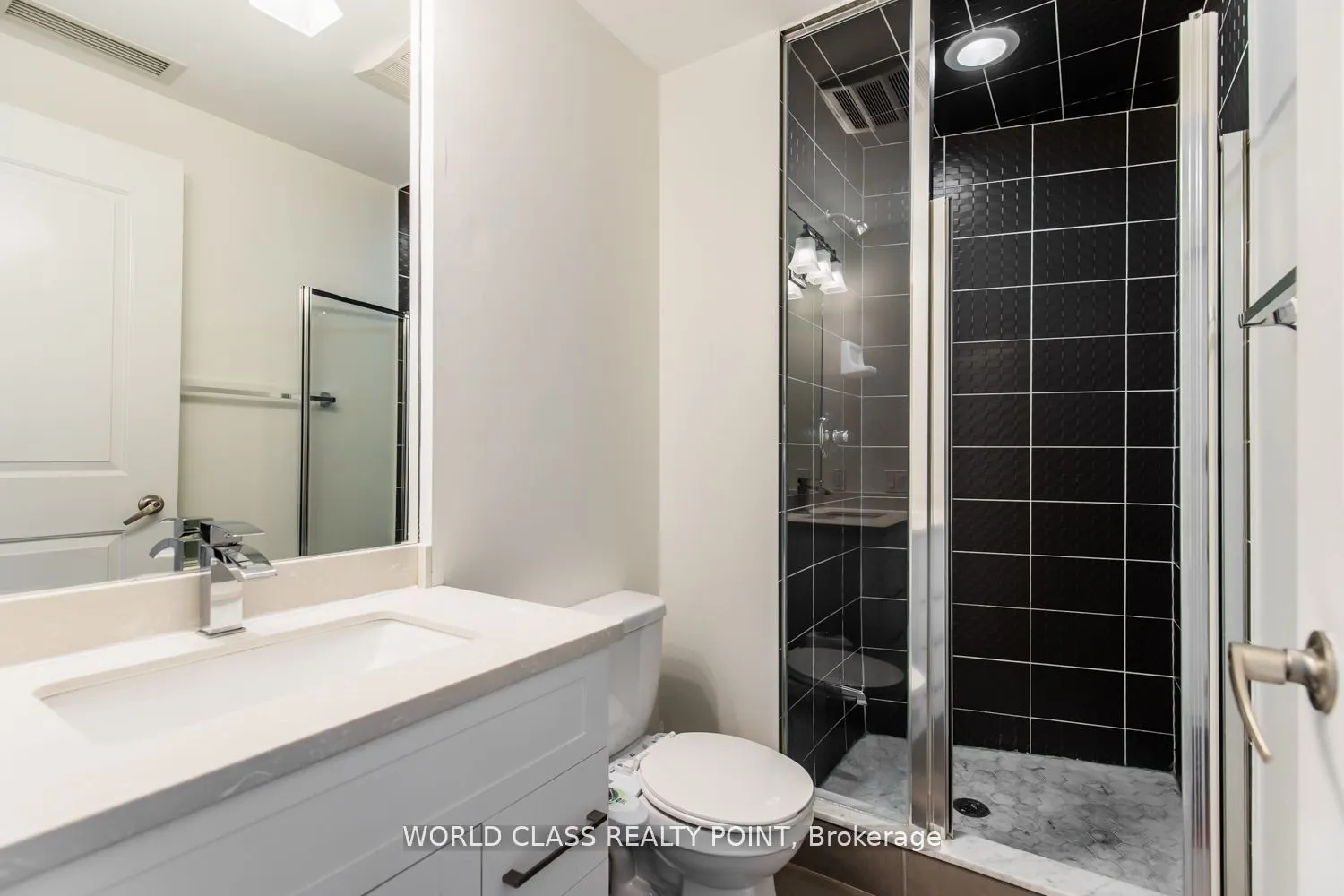 330 Burnhamthorpe Road W, #1402