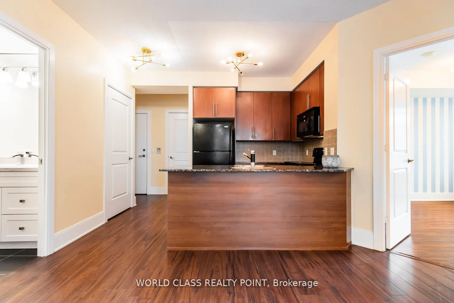 330 Burnhamthorpe Road W, #1402