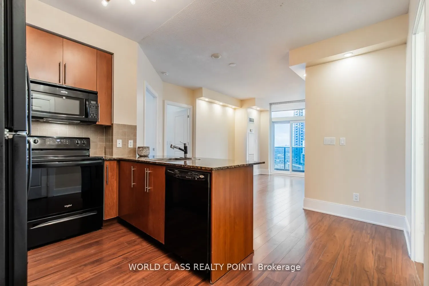 330 Burnhamthorpe Road W, #1402