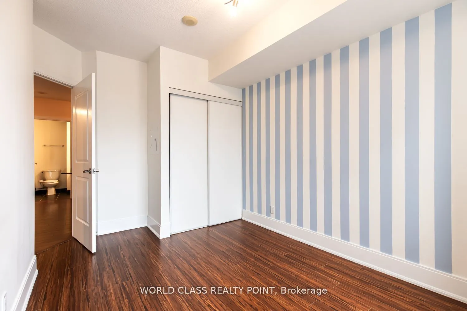 330 Burnhamthorpe Road W, #1402