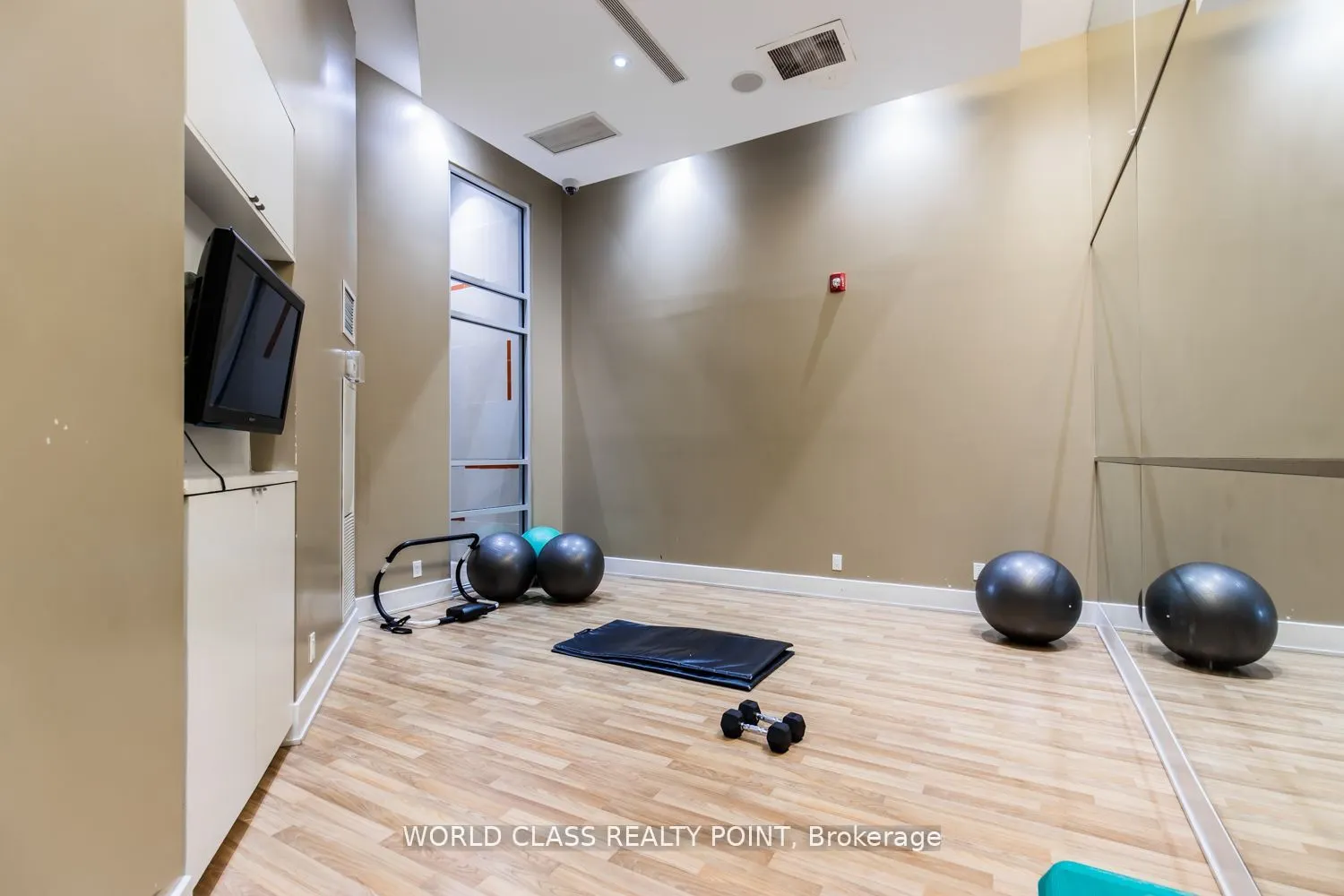 330 Burnhamthorpe Road W, #1402