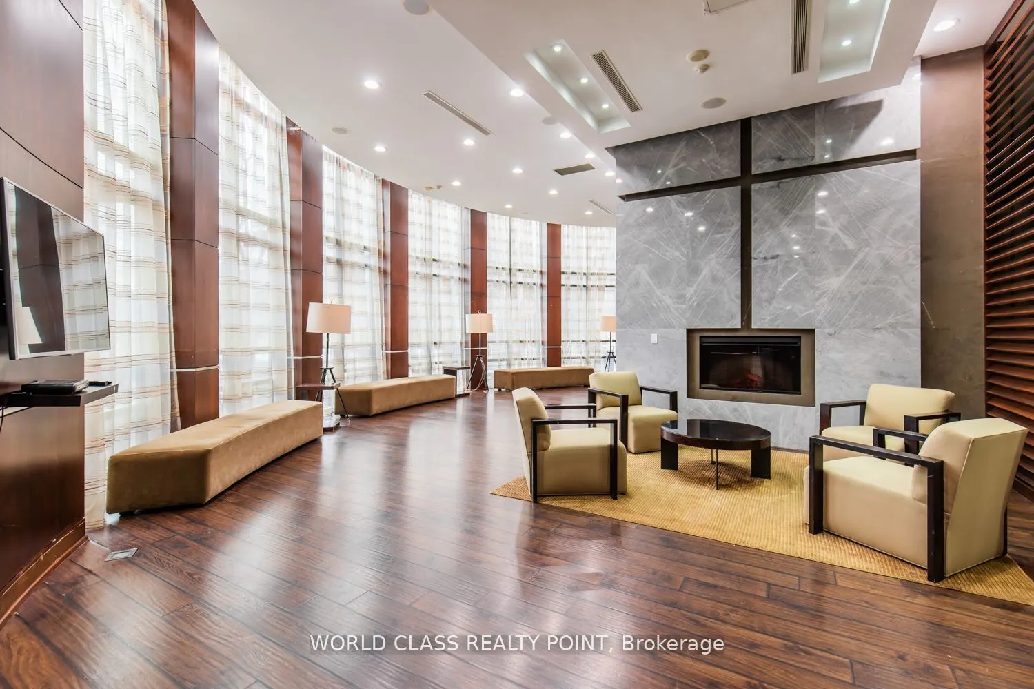 330 Burnhamthorpe Road W, #1402