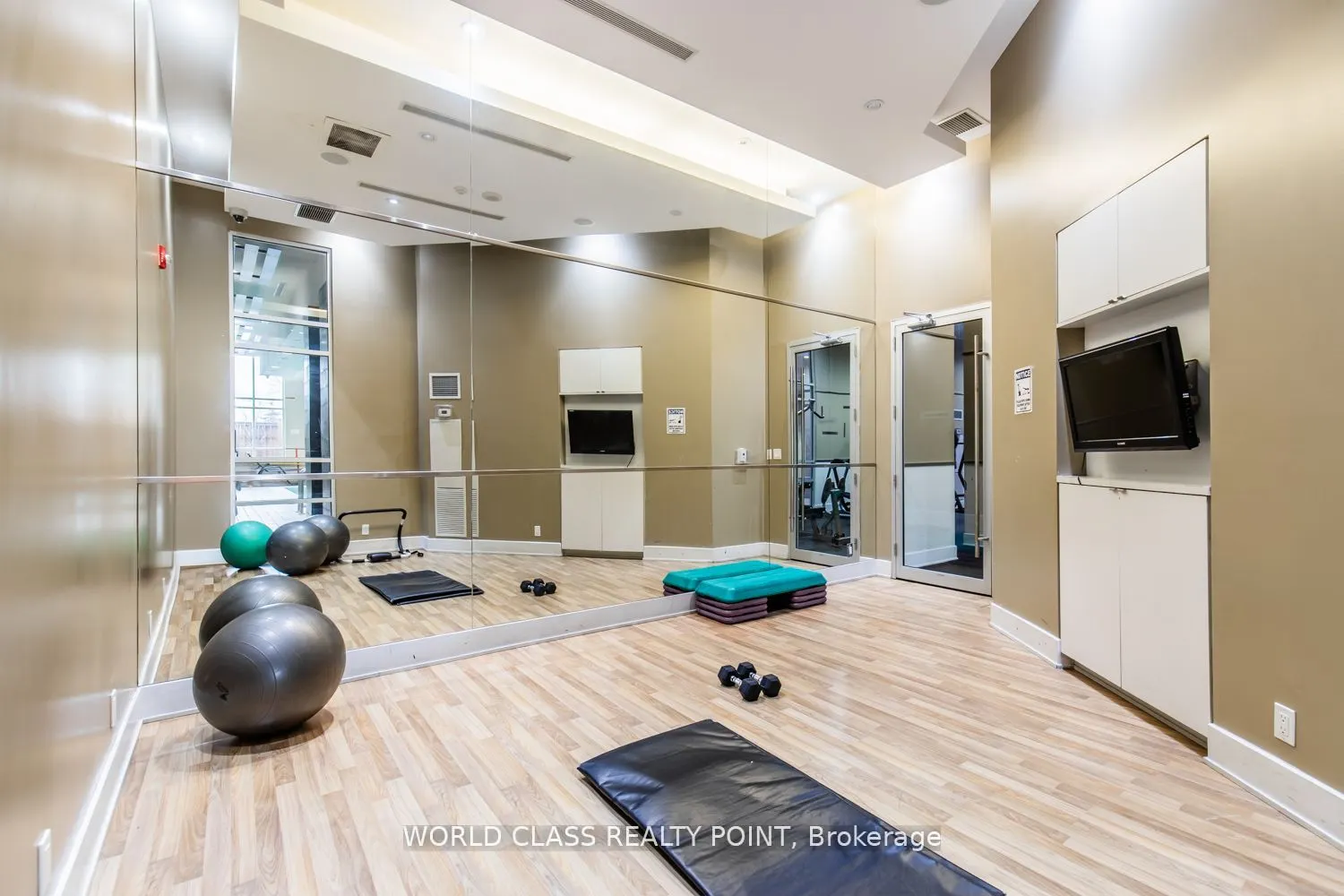 330 Burnhamthorpe Road W, #1402