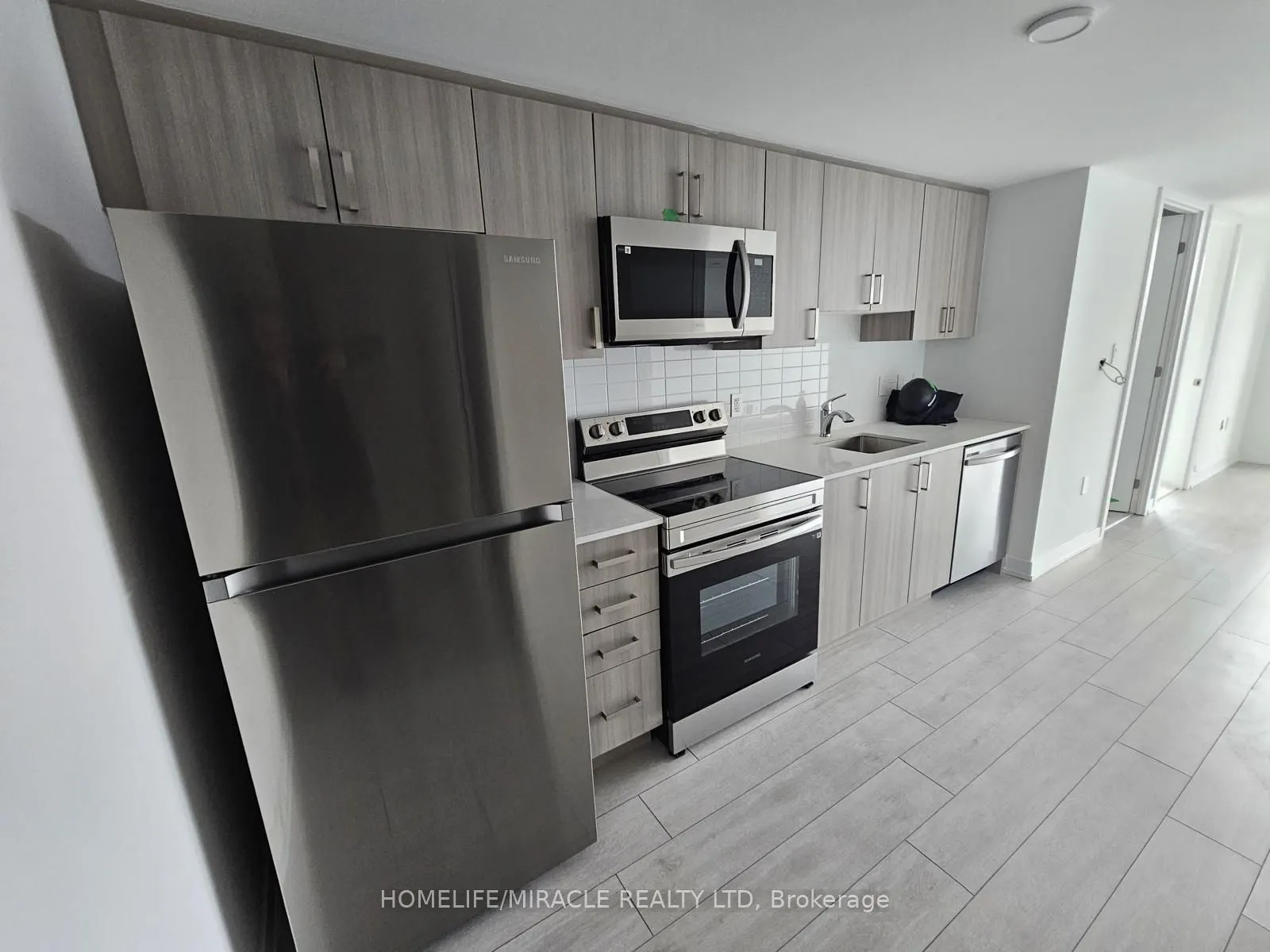556 Marlee Avenue W, #328