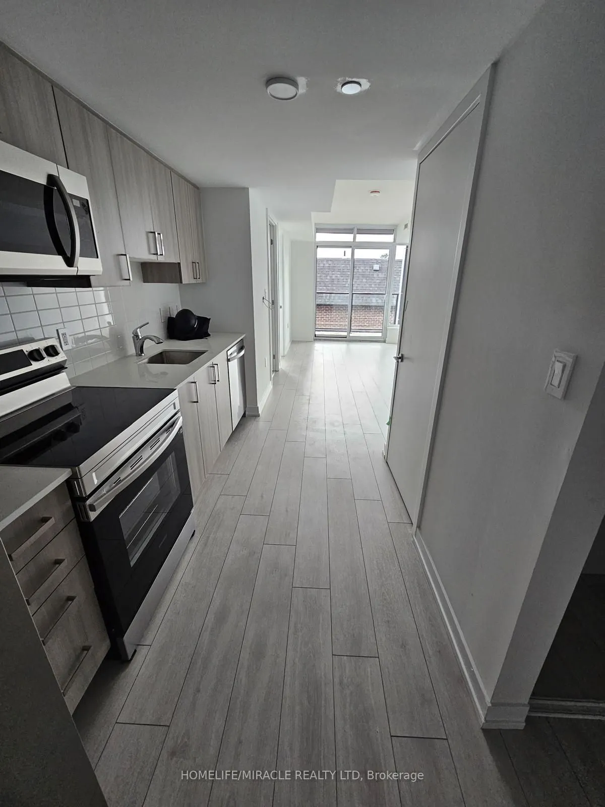 556 Marlee Avenue W, #328