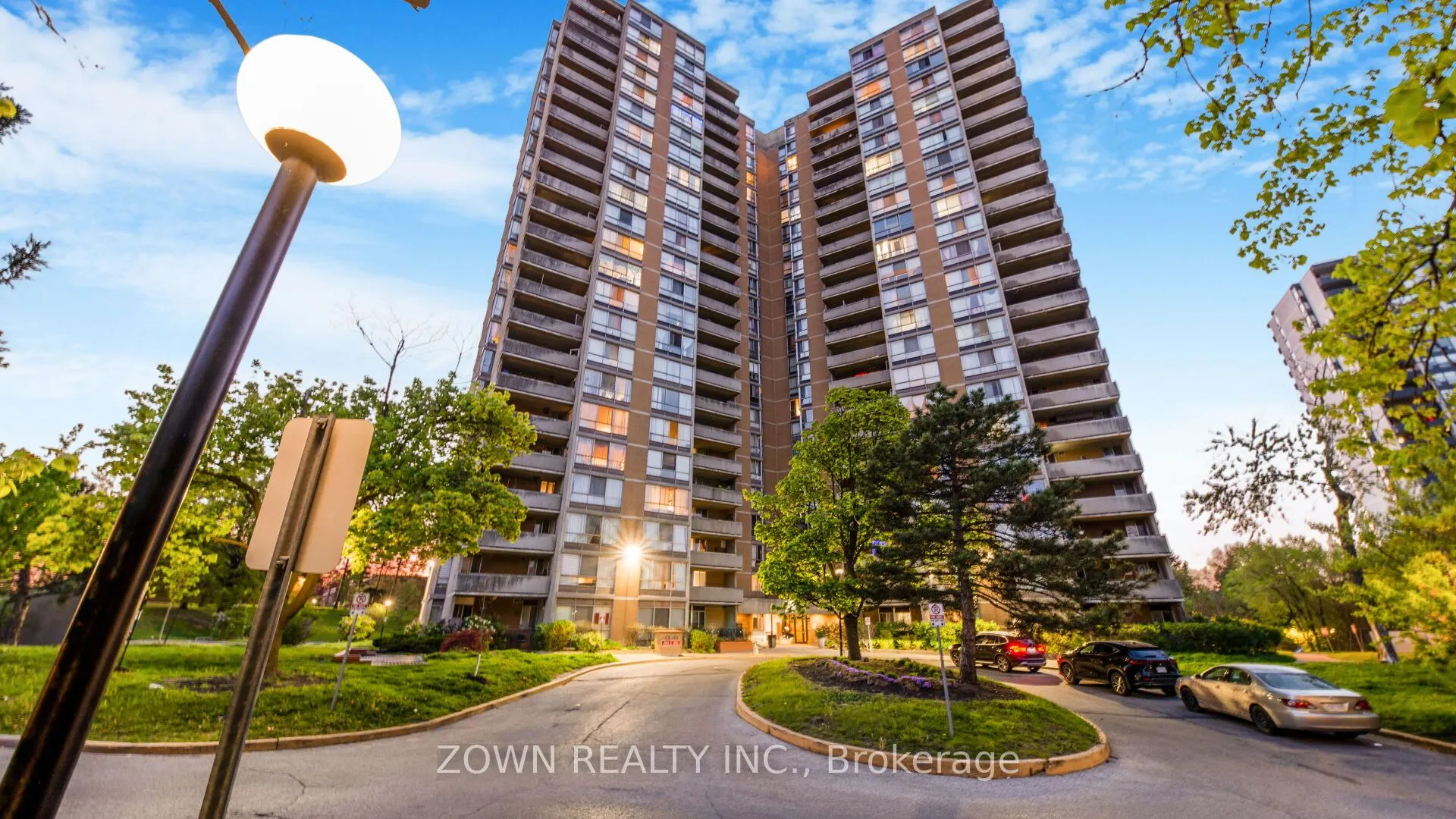 10 Martha Eaton Way, #2210