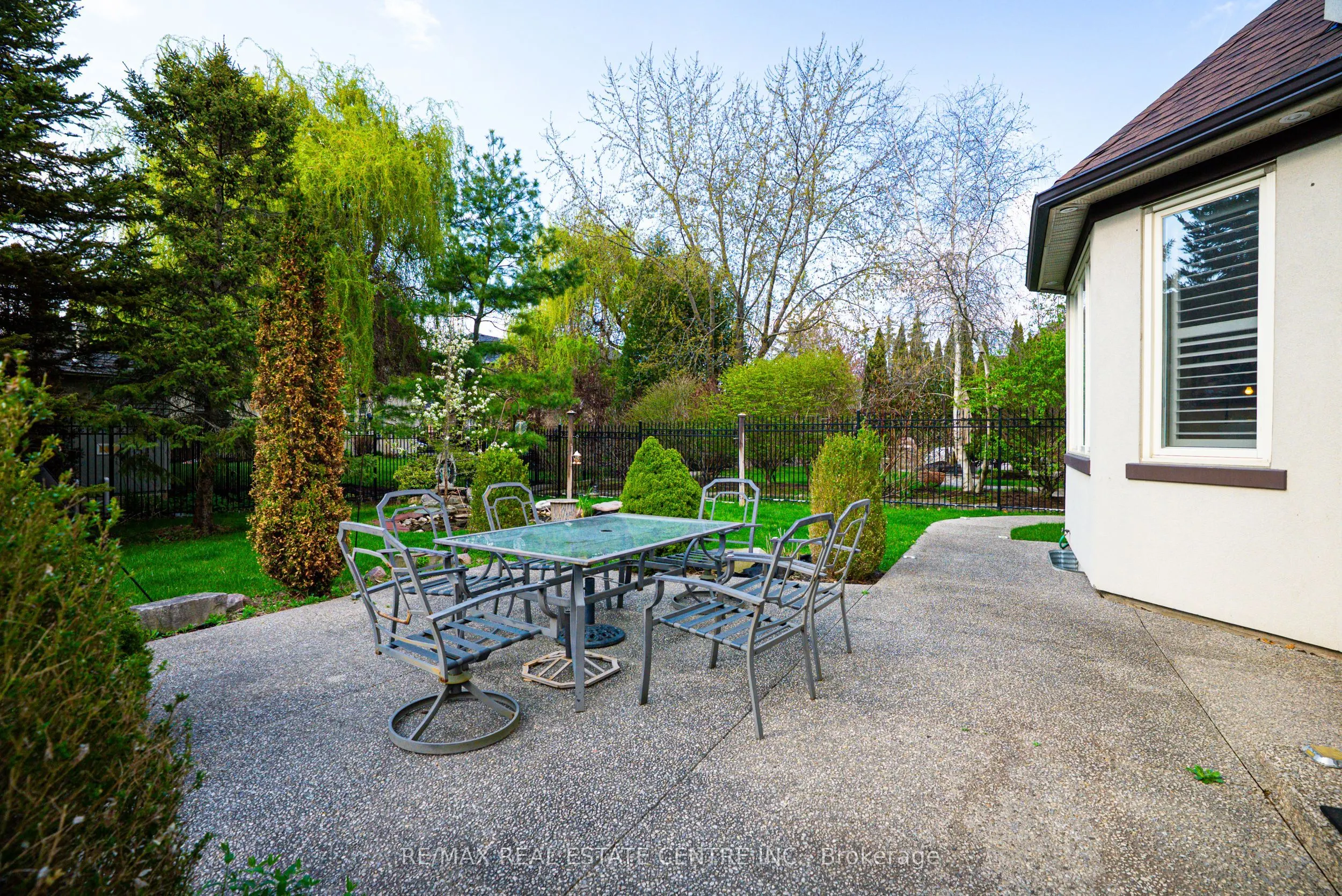 645 Cranleigh Court