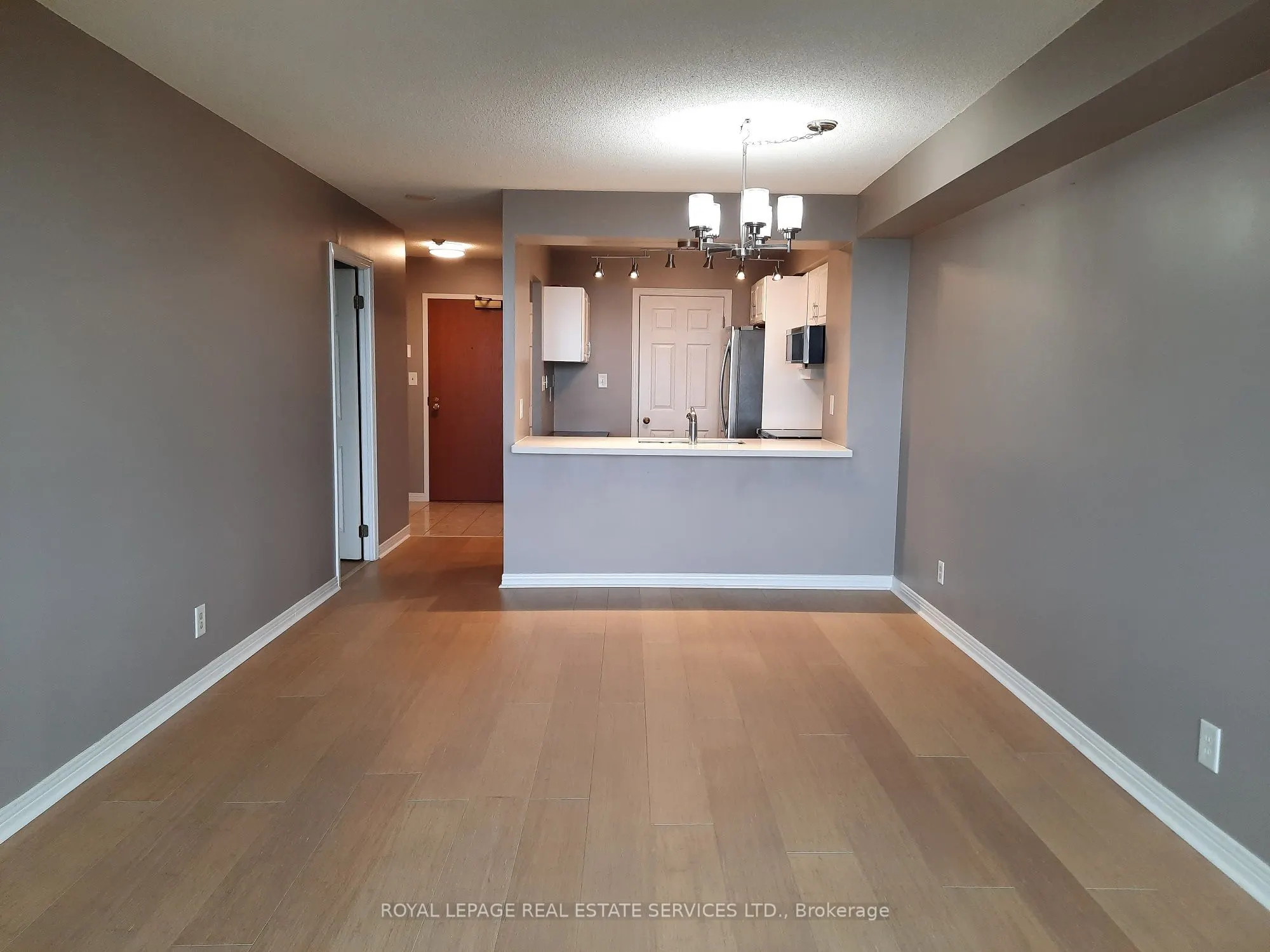 1 Aberfoyle Crescent, #907
