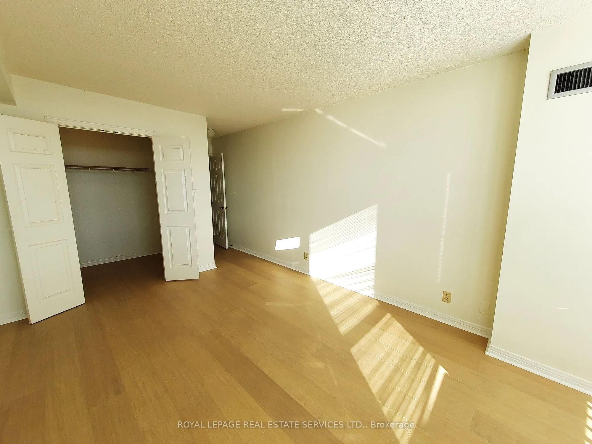 1 Aberfoyle Crescent, #907