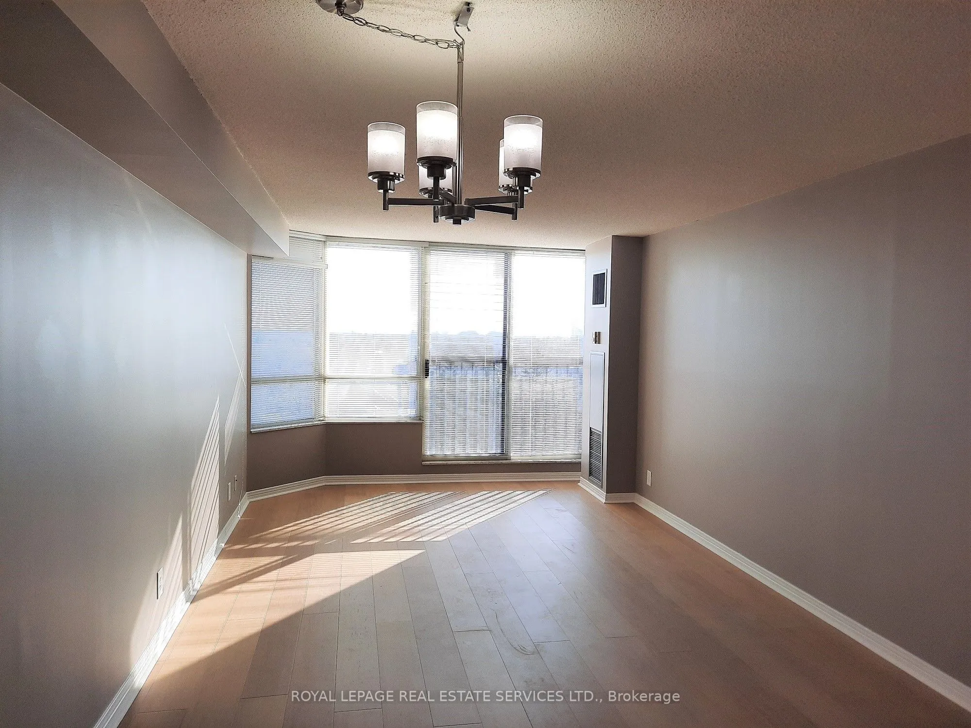 1 Aberfoyle Crescent, #907