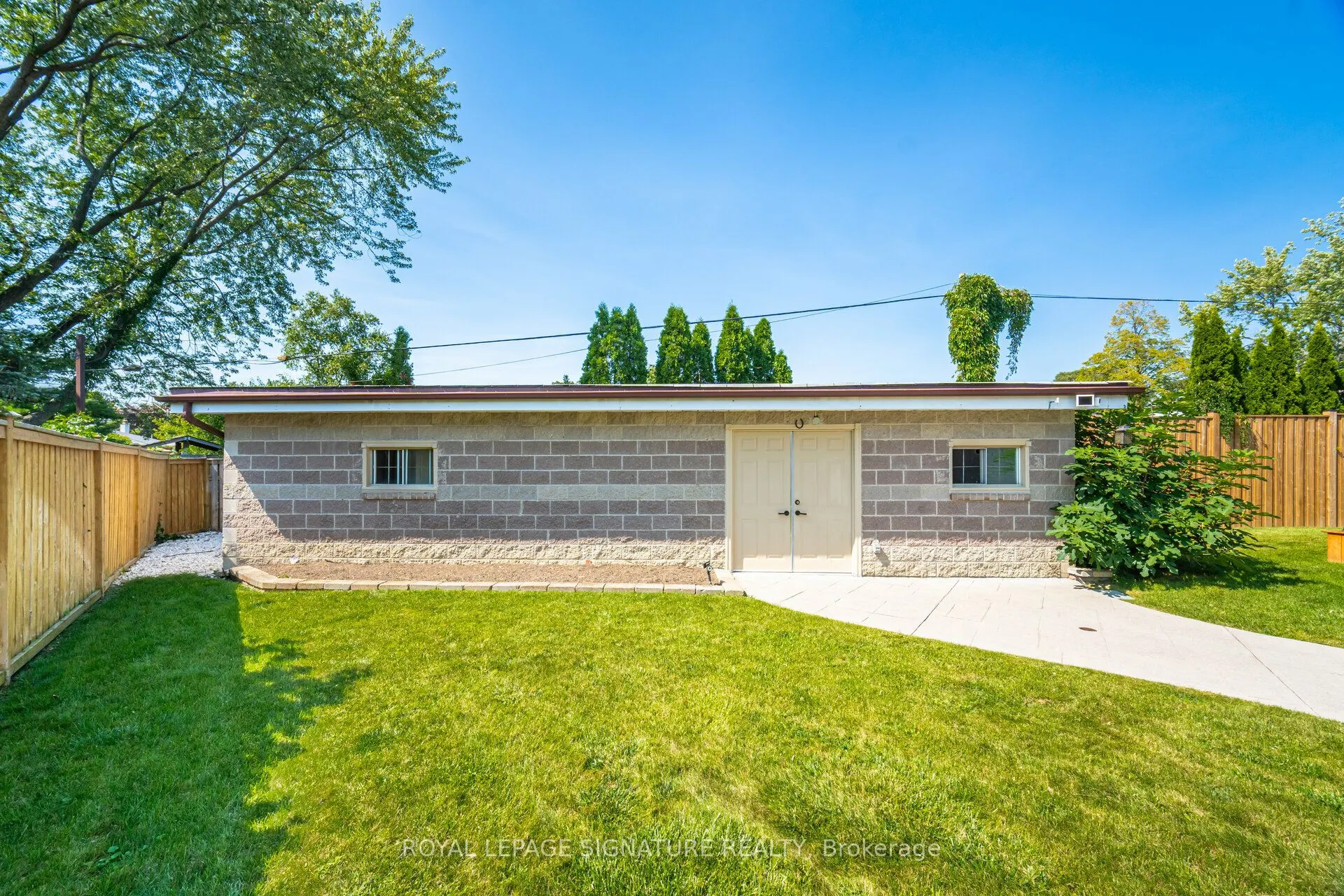 762 Vermouth Avenue