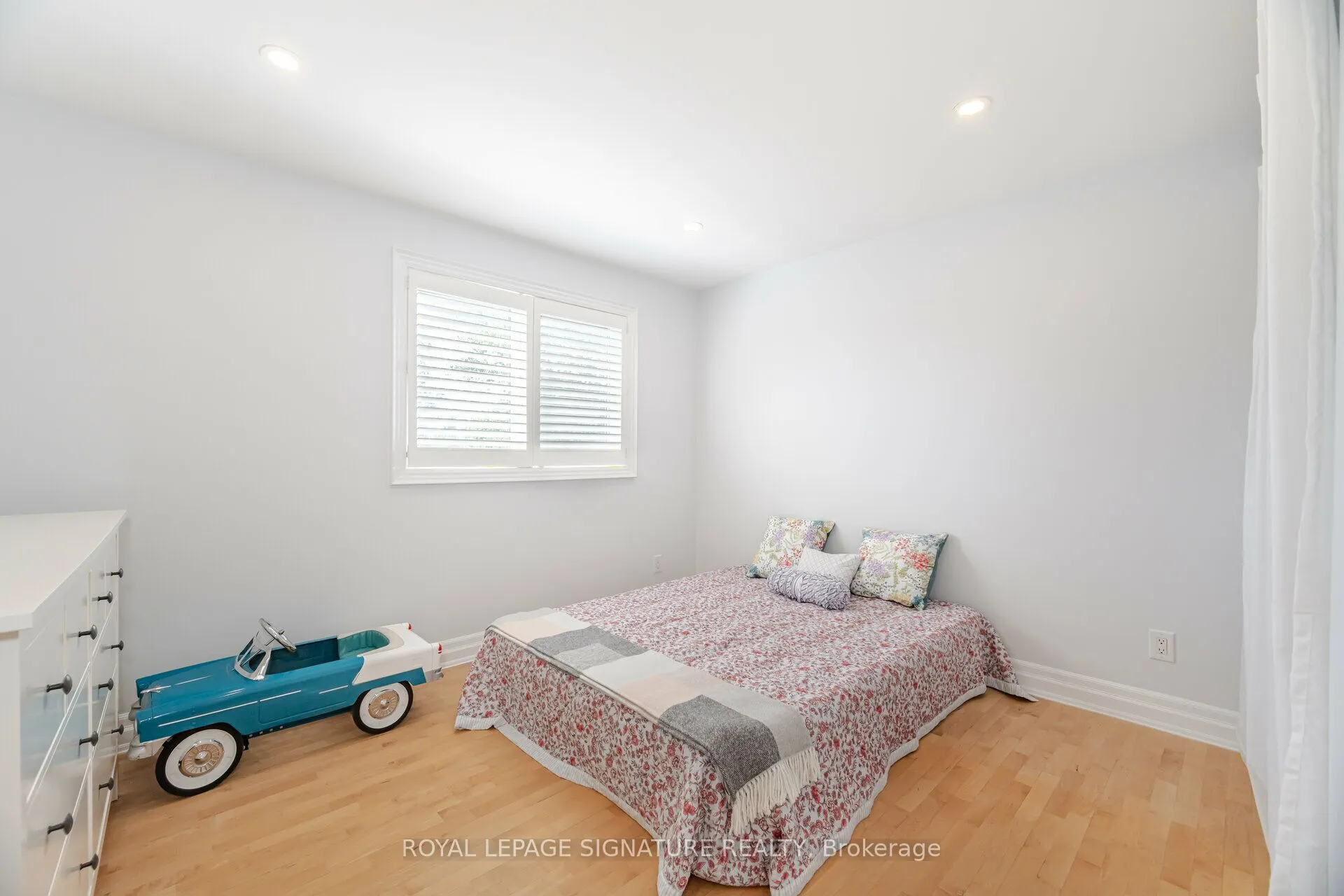 762 Vermouth Avenue