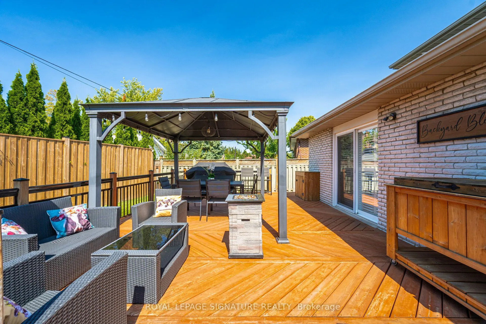 762 Vermouth Avenue