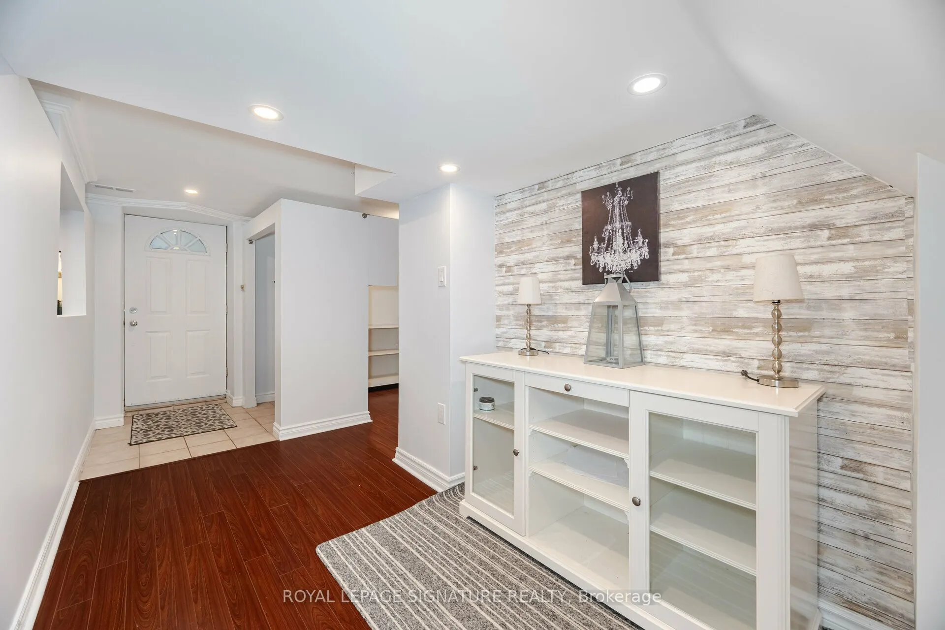 762 Vermouth Avenue