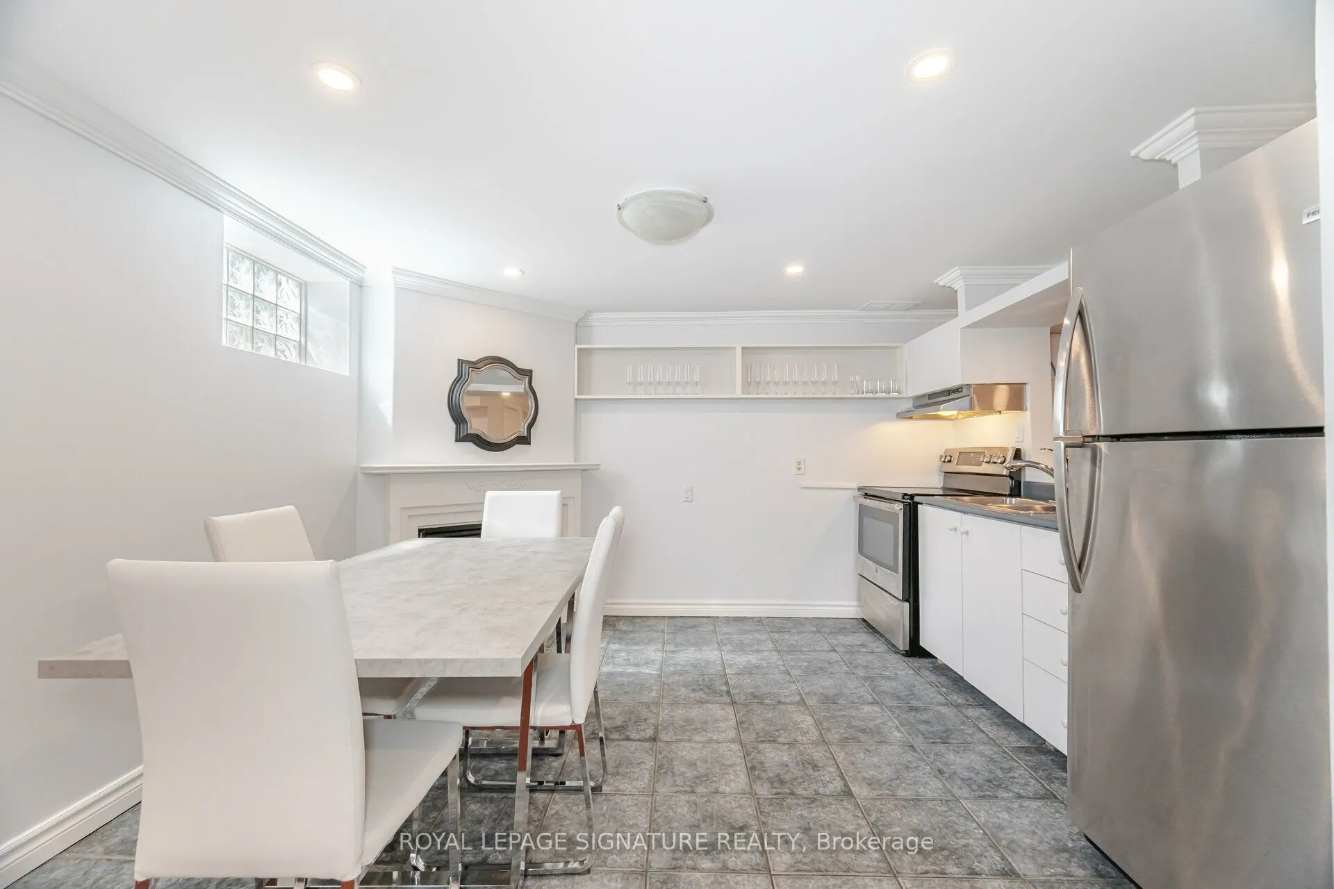 762 Vermouth Avenue