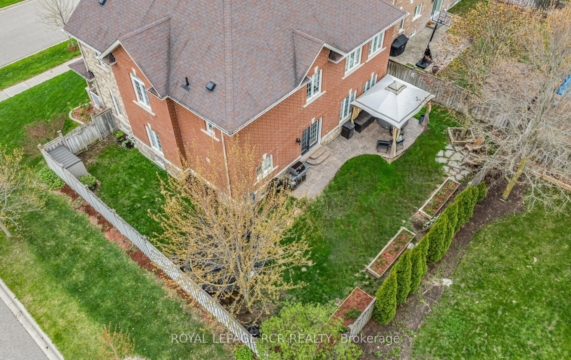 2 Littlebrook Lane