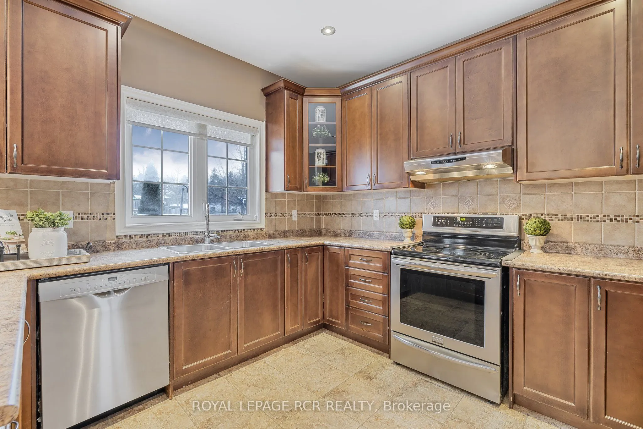 2 Littlebrook Lane