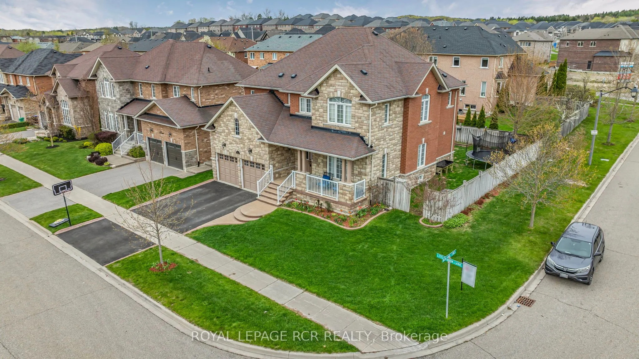 2 Littlebrook Lane