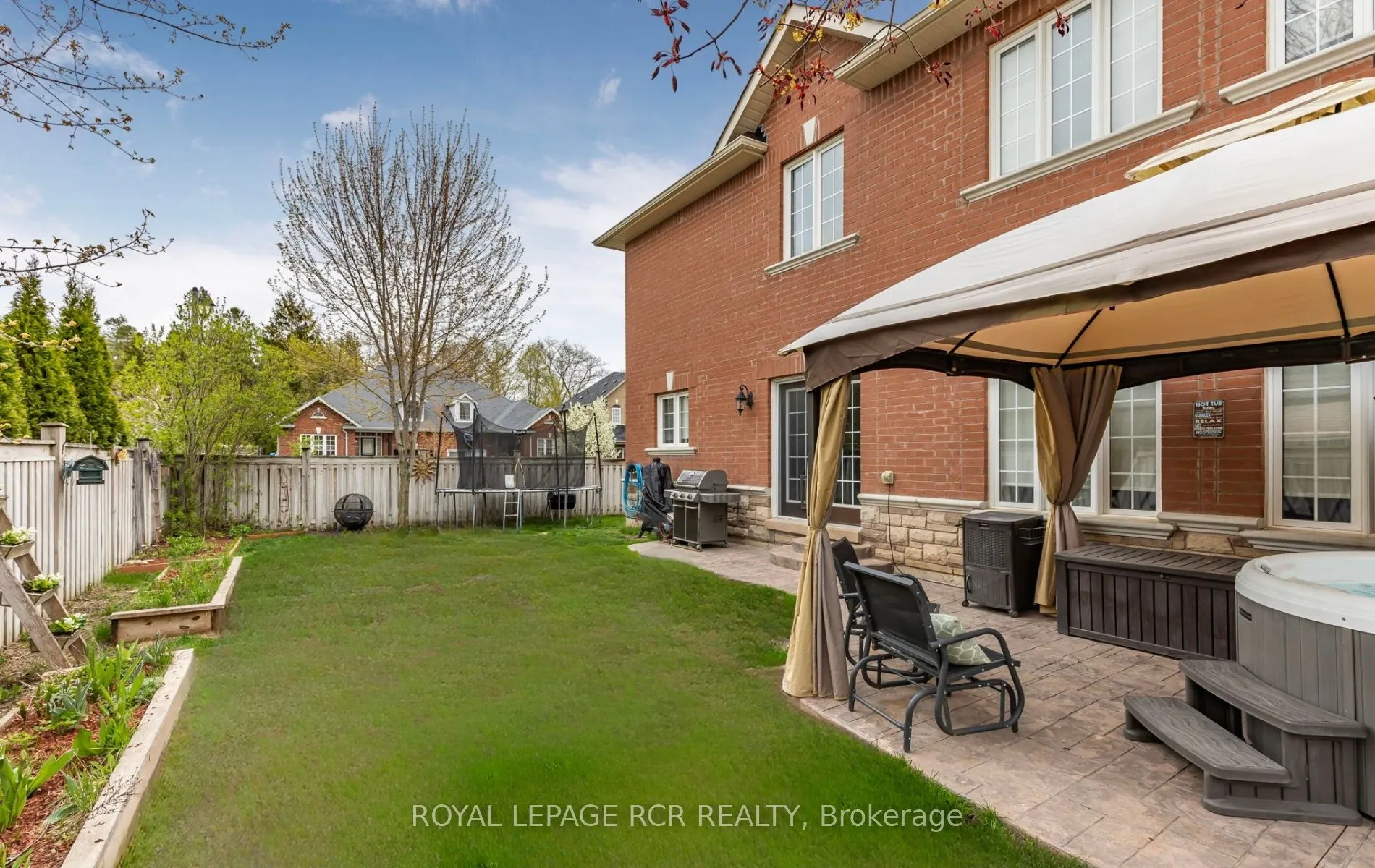 2 Littlebrook Lane