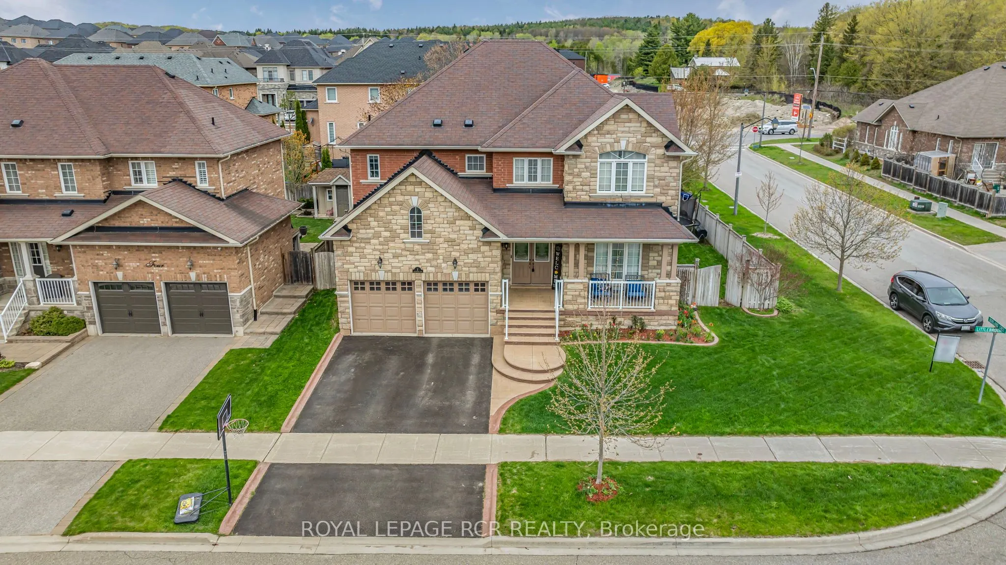 2 Littlebrook Lane
