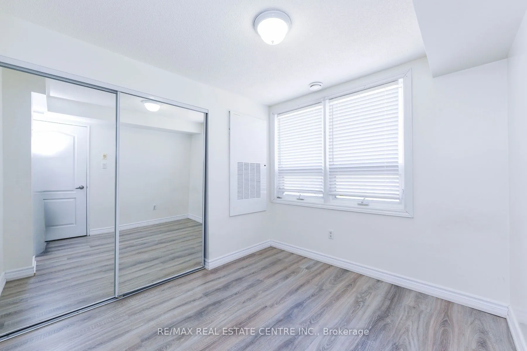 7405 Goreway Drive, #520