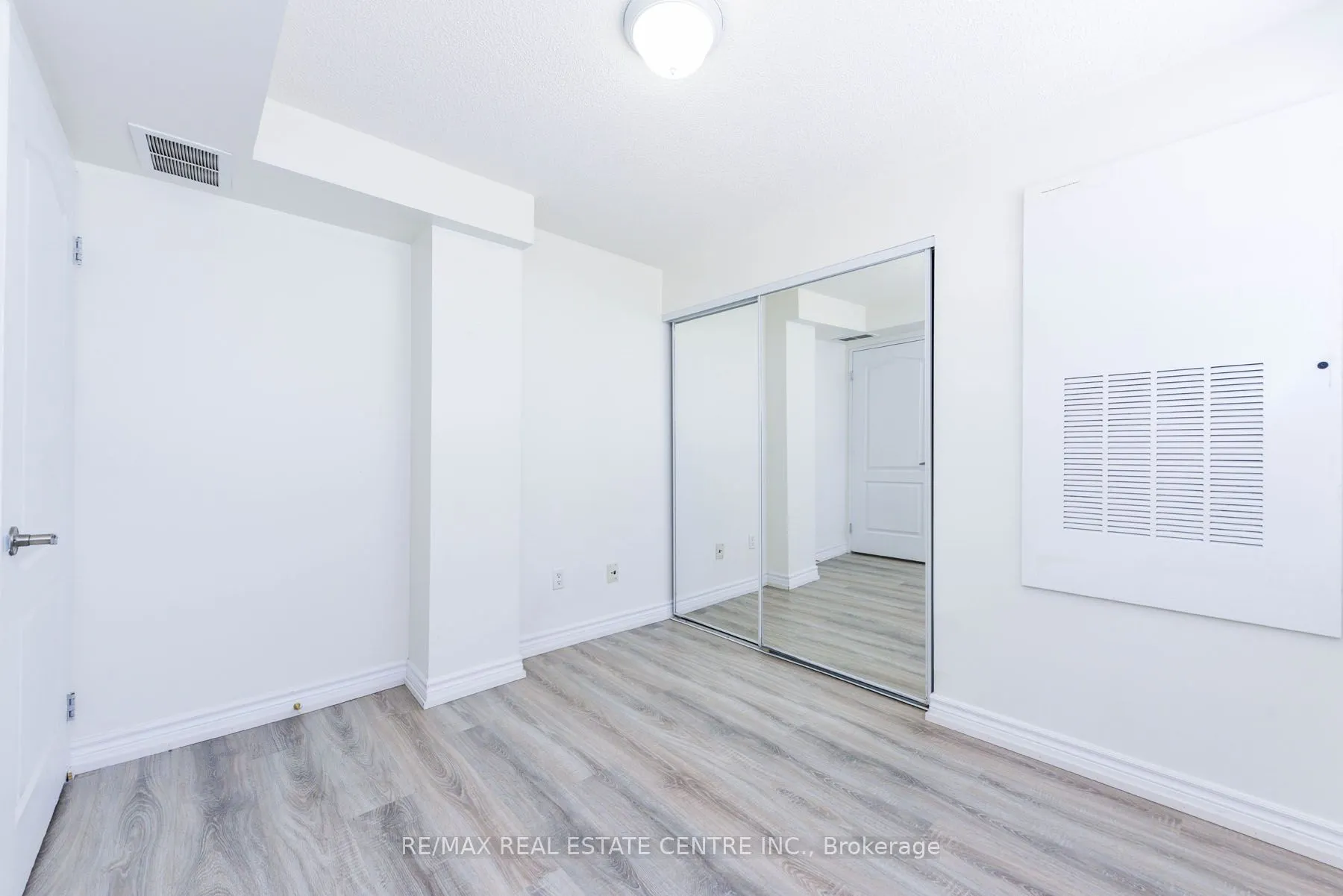 7405 Goreway Drive, #520