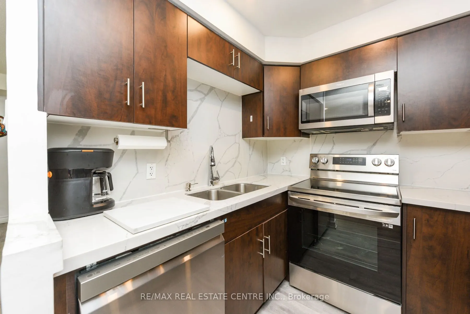 7405 Goreway Drive, #520