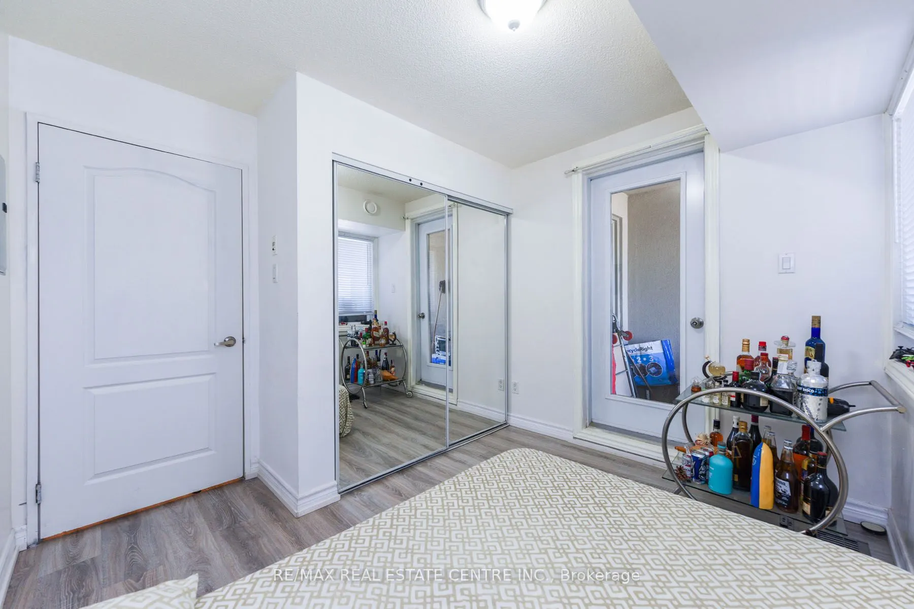 7405 Goreway Drive, #520