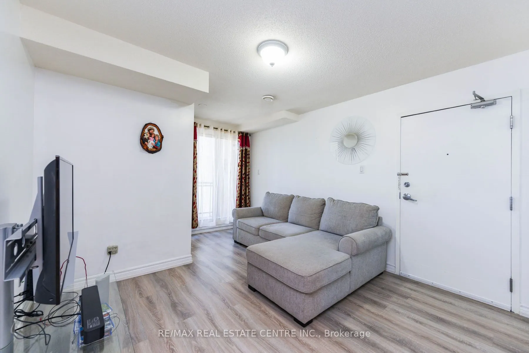 7405 Goreway Drive, #520