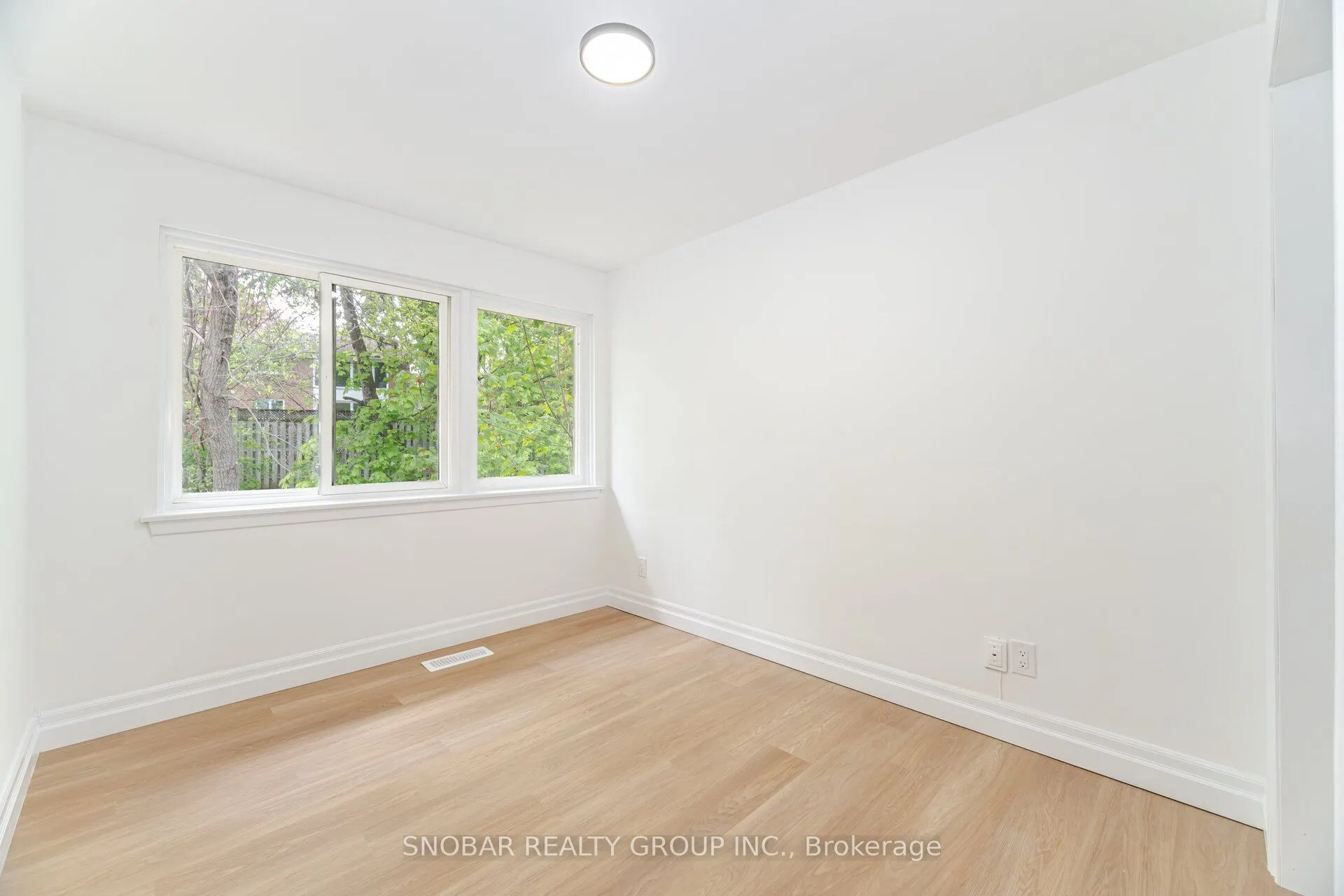 3360 The Credit Woodlands #10