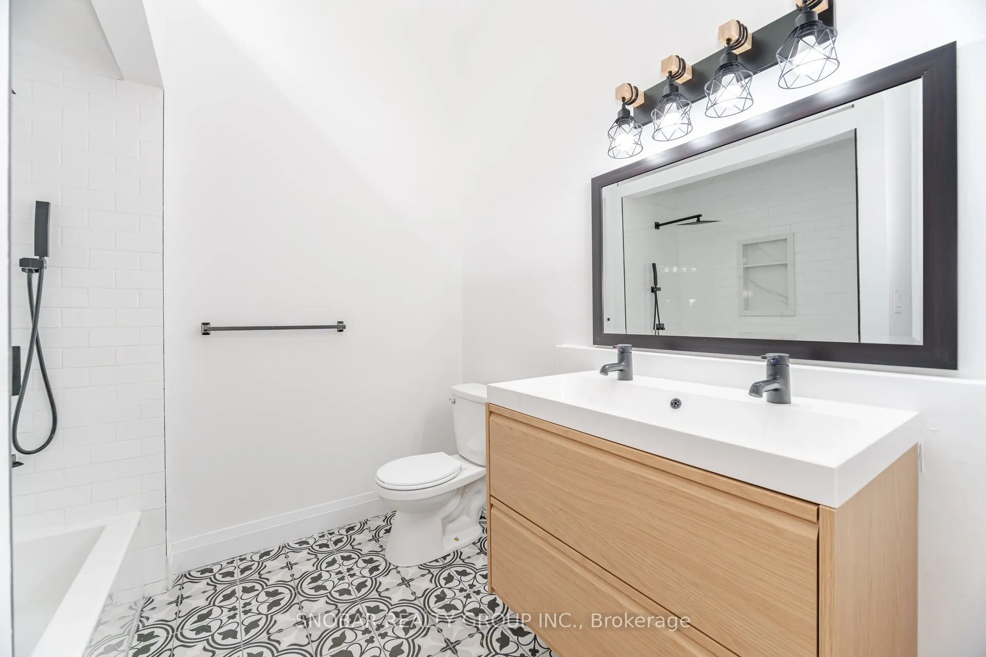 3360 The Credit Woodlands #10