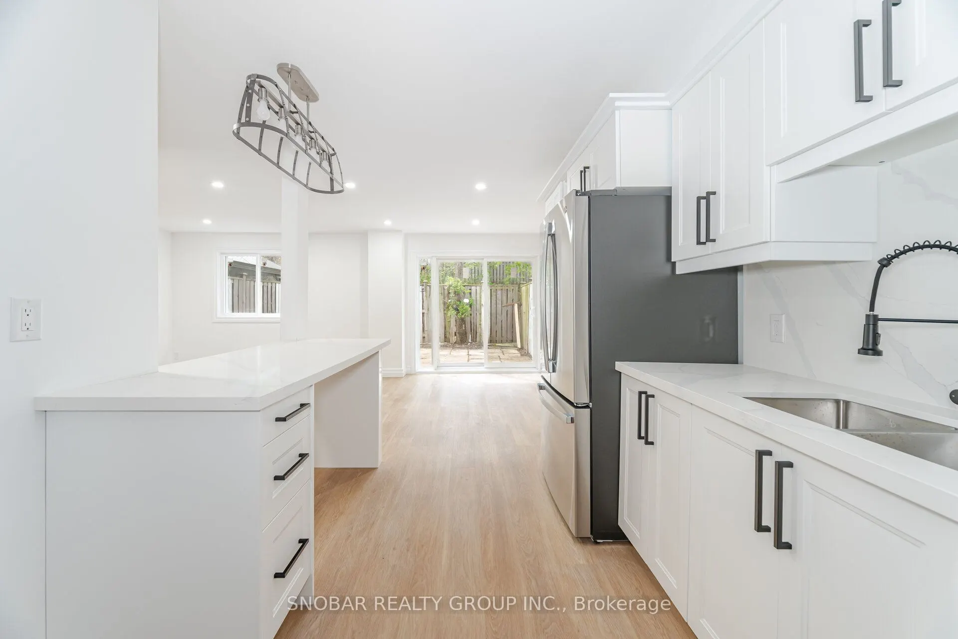 3360 The Credit Woodlands #10