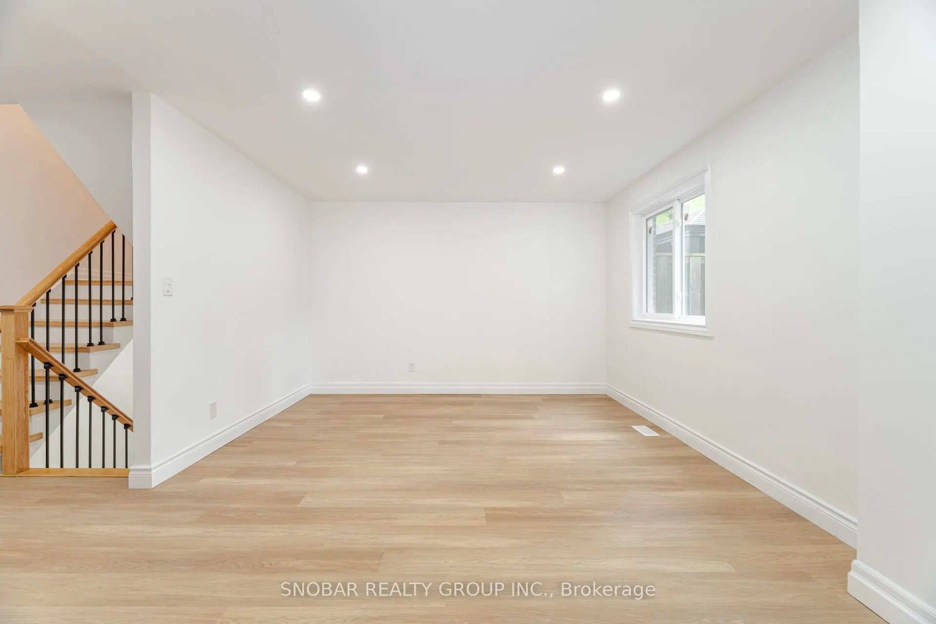 3360 The Credit Woodlands #10