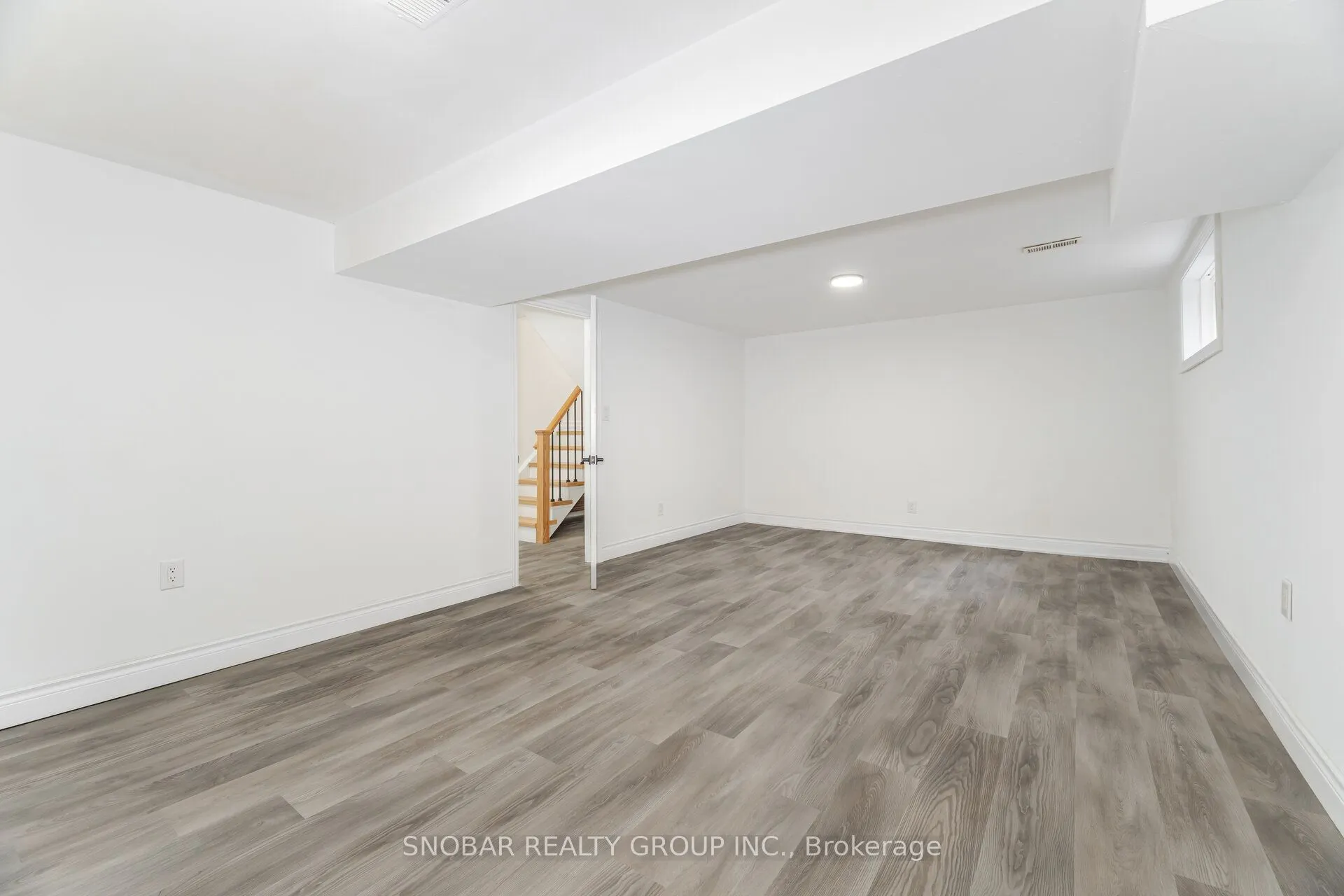 3360 The Credit Woodlands #10