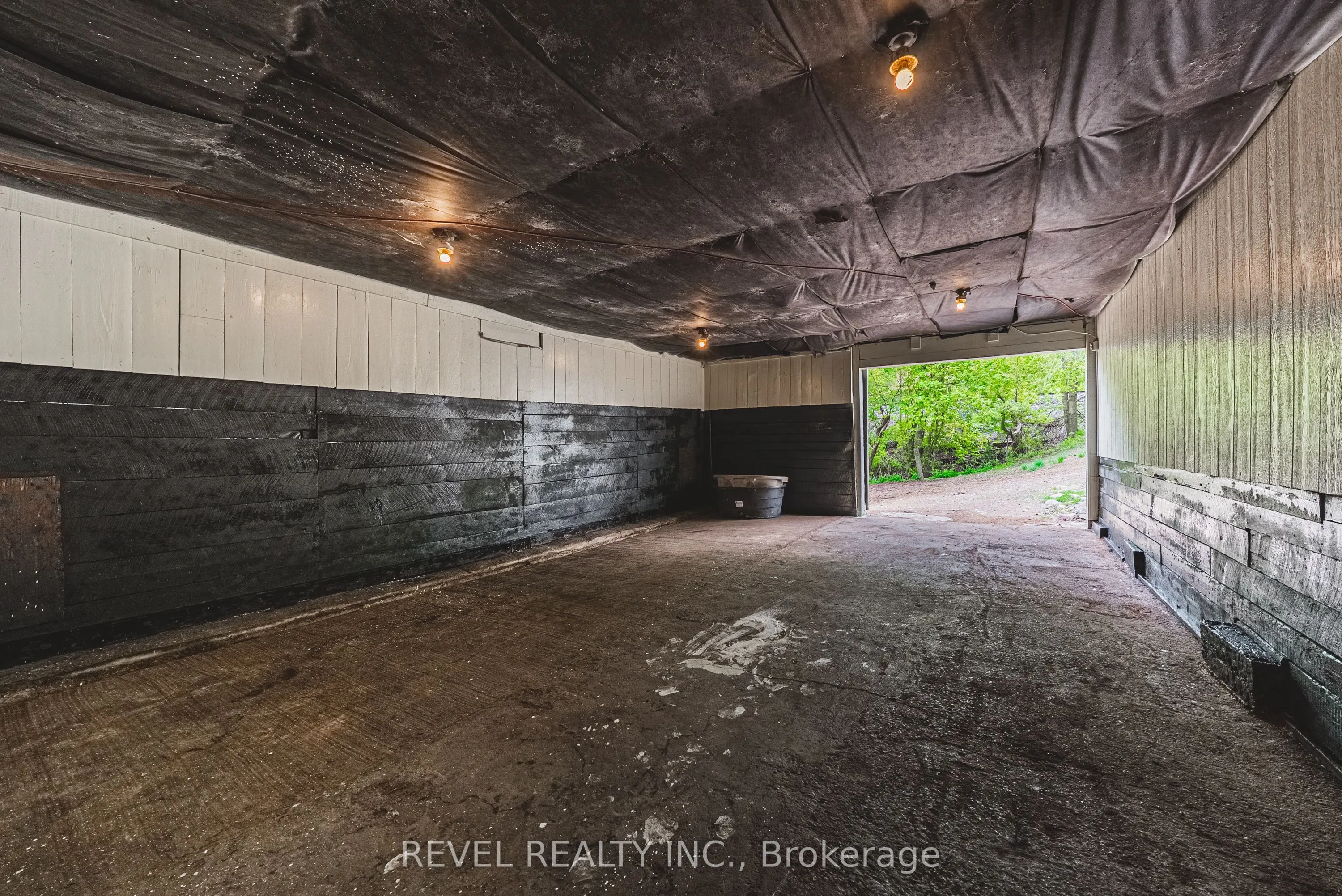 8546 Appleby Line