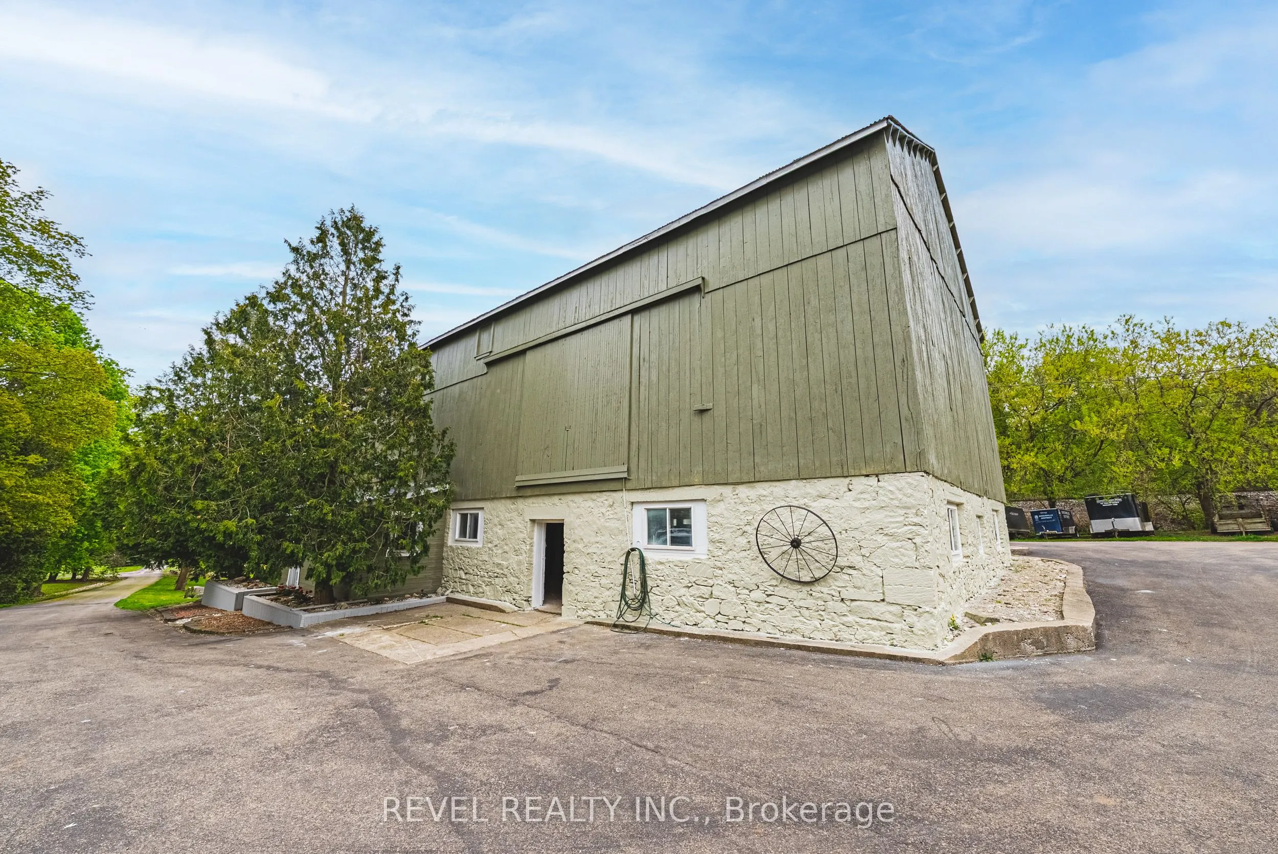 8546 Appleby Line