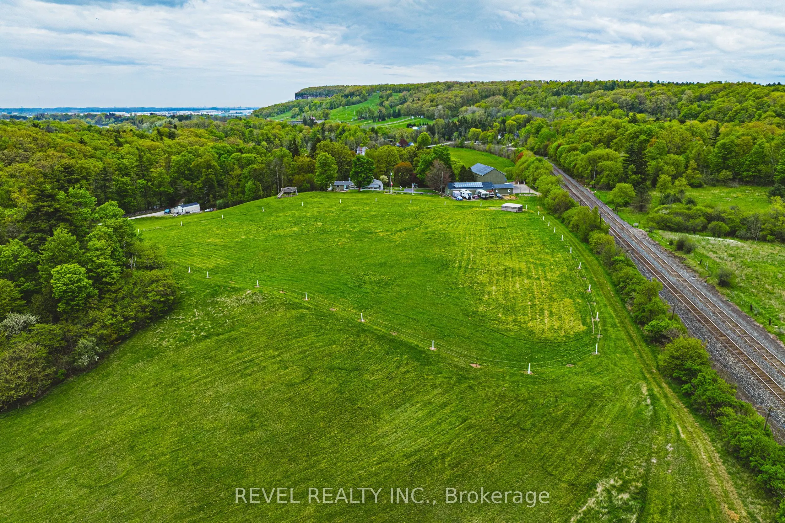 8546 Appleby Line