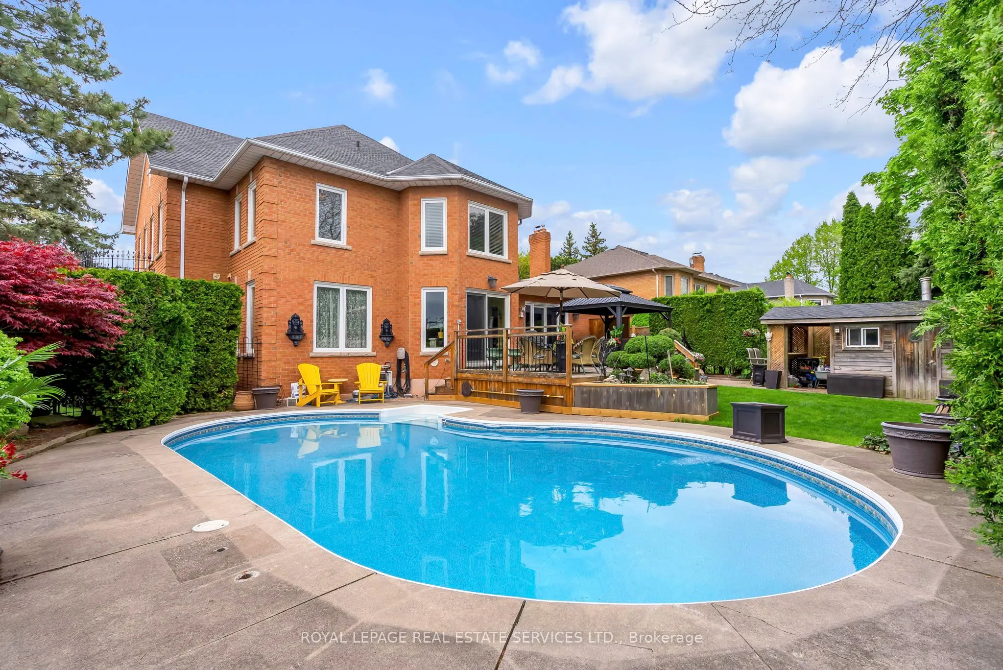 1401 The Links Drive