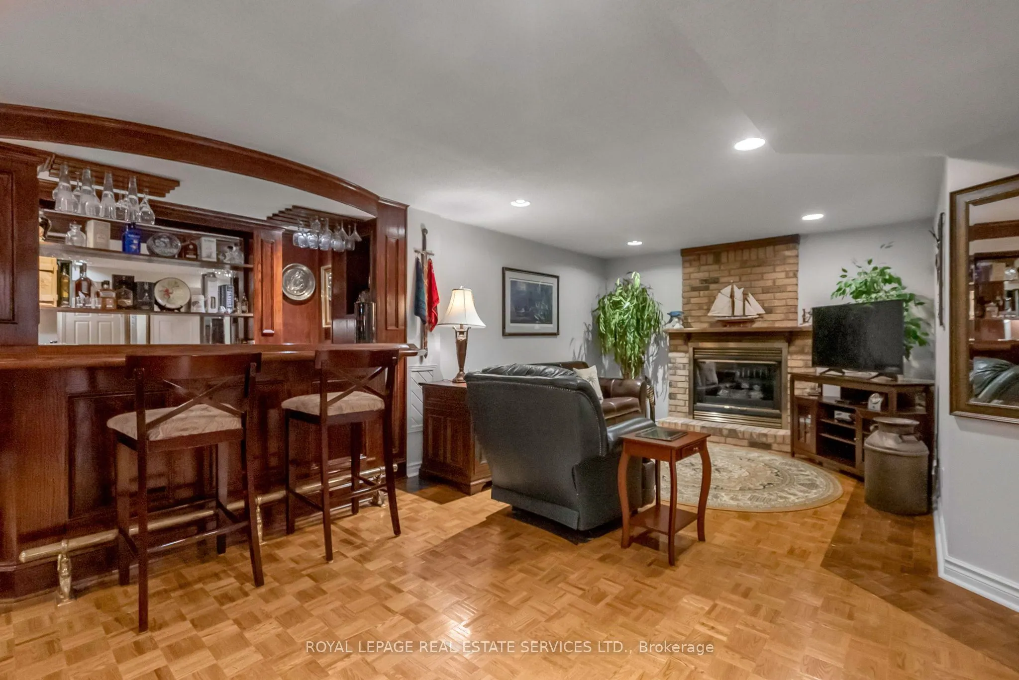 1401 The Links Drive