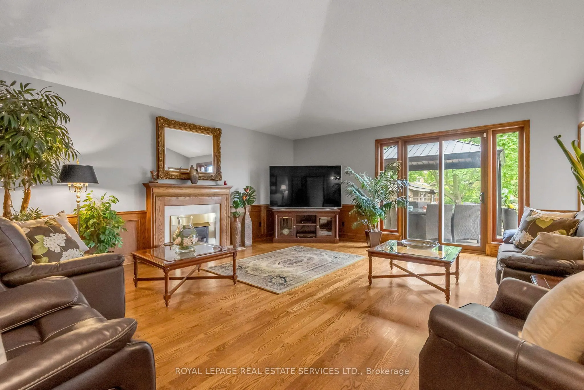 1401 The Links Drive