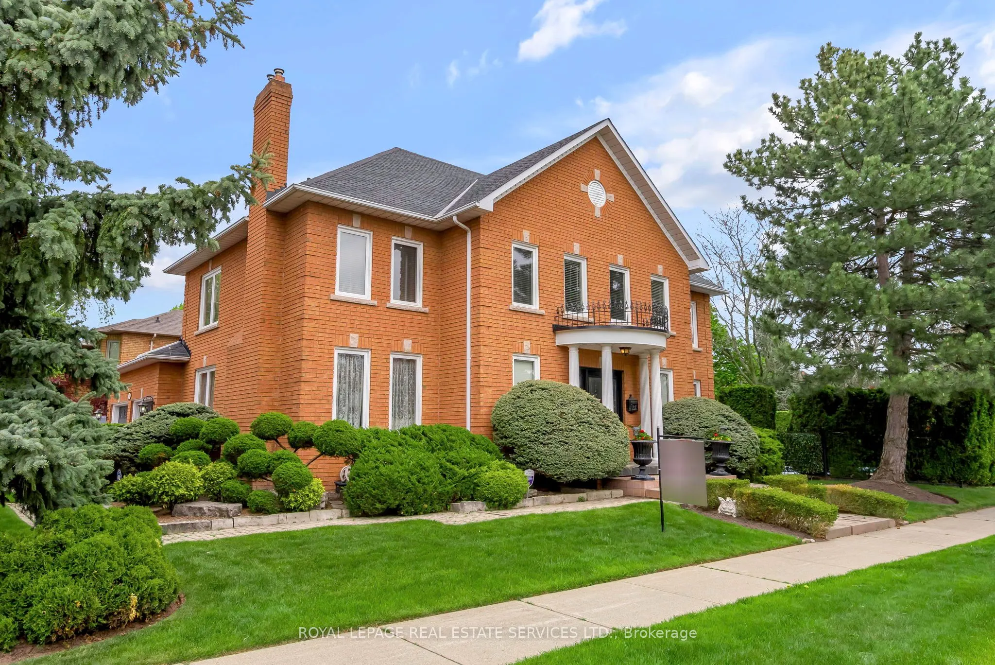 1401 The Links Drive