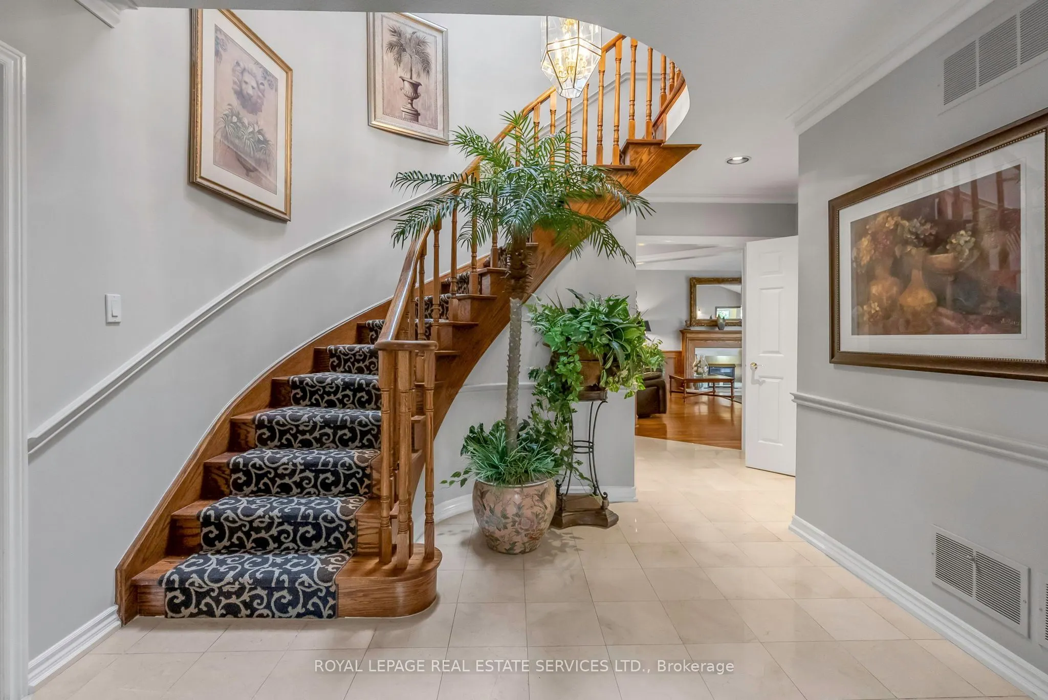 1401 The Links Drive