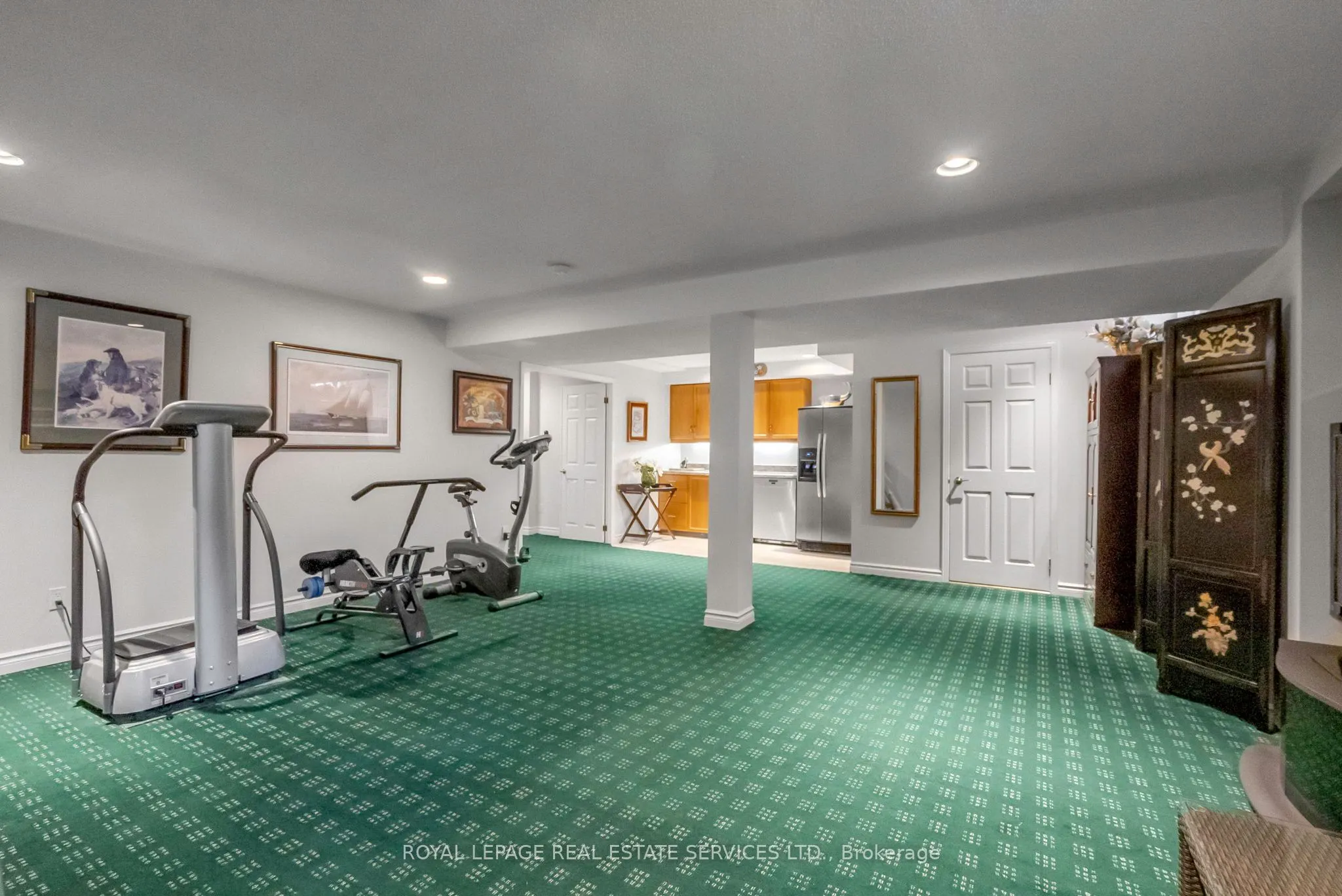 1401 The Links Drive